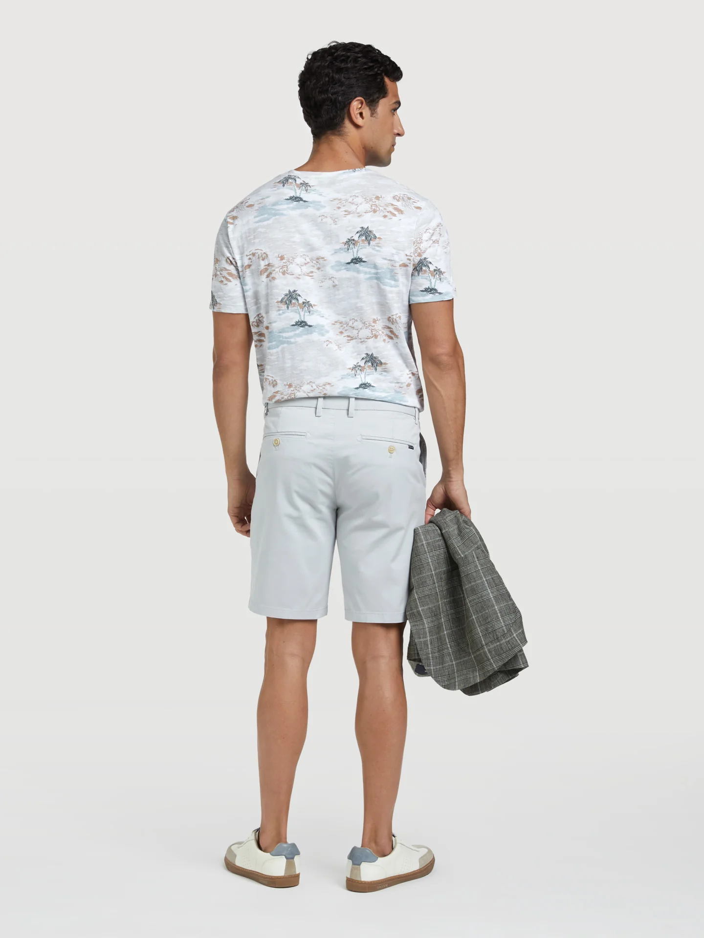 Basic Comfort Slim Fit Bermuda in Garment Dye - Image 11