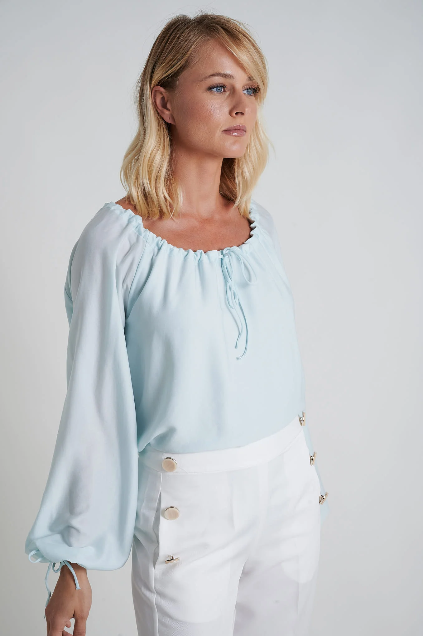 Blouse with a relaxed fit - Image 6