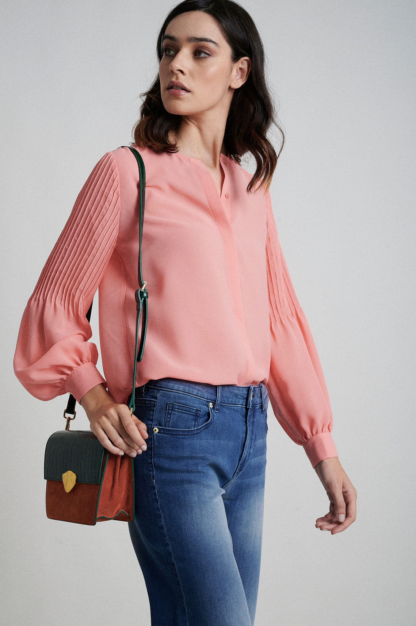 Blouse with balloon sleeves