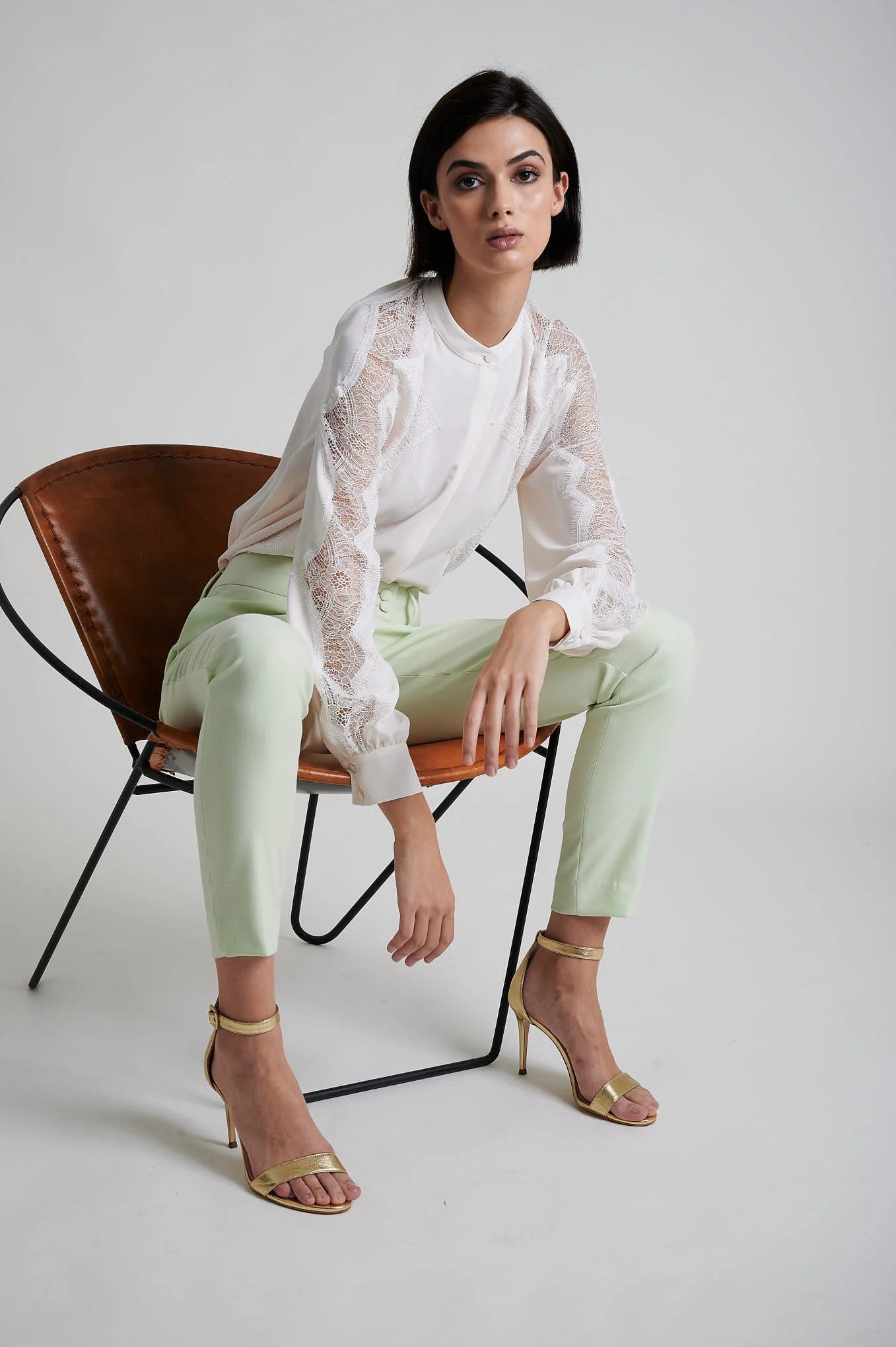 Chantilly lace insert fluid blouse - Image 7