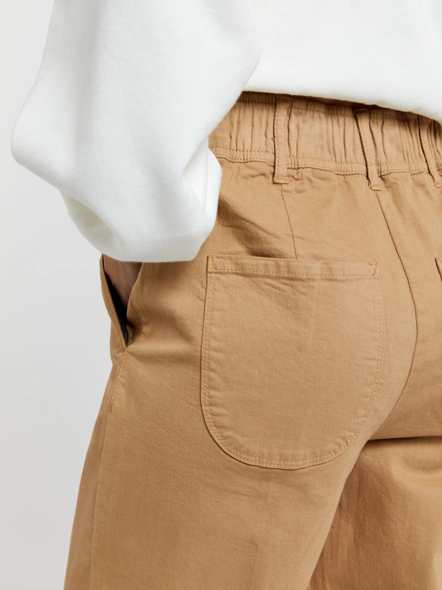Chino trousers with back patch pockets - Image 3