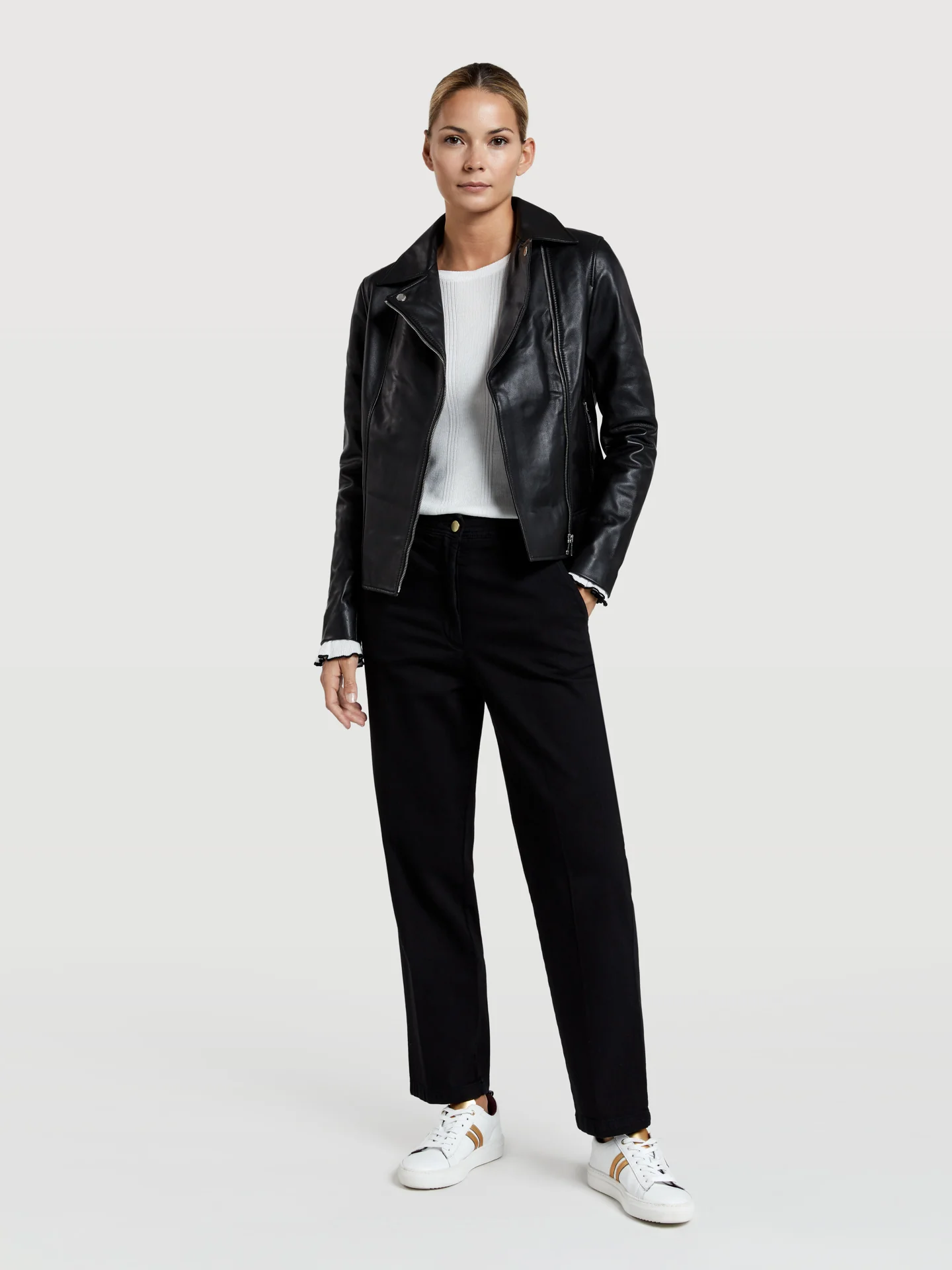 Chino trousers with back patch pockets - Image 4