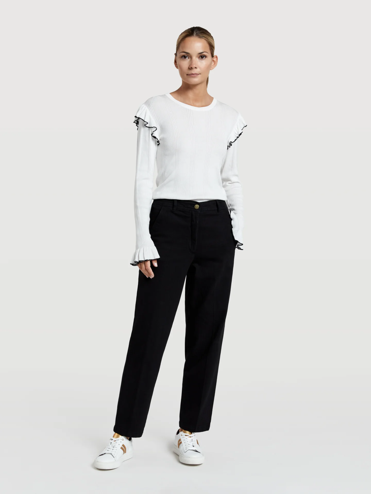 Chino trousers with back patch pockets - Image 5