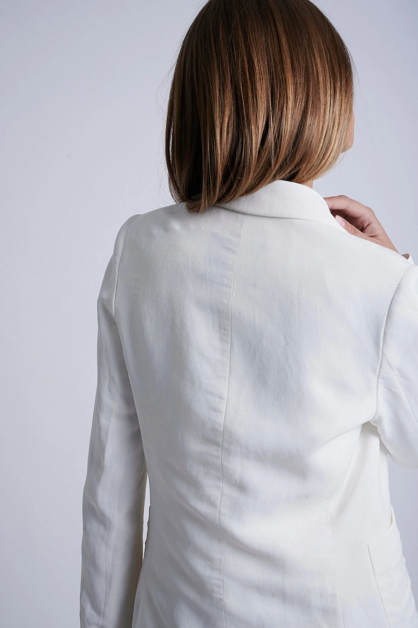 Classic Slim Fit Women's Blazer - Image 7