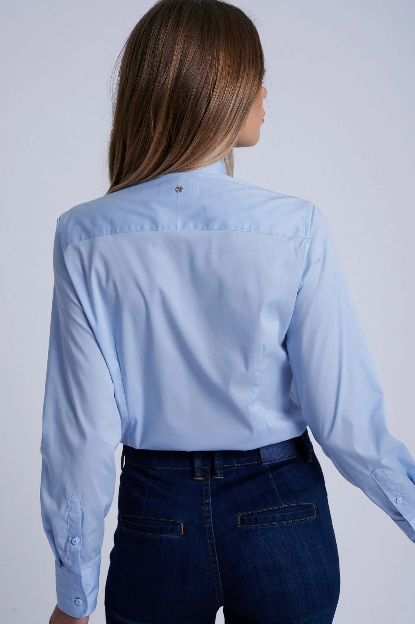 Cotton elastane shirt with bow collar - Image 4