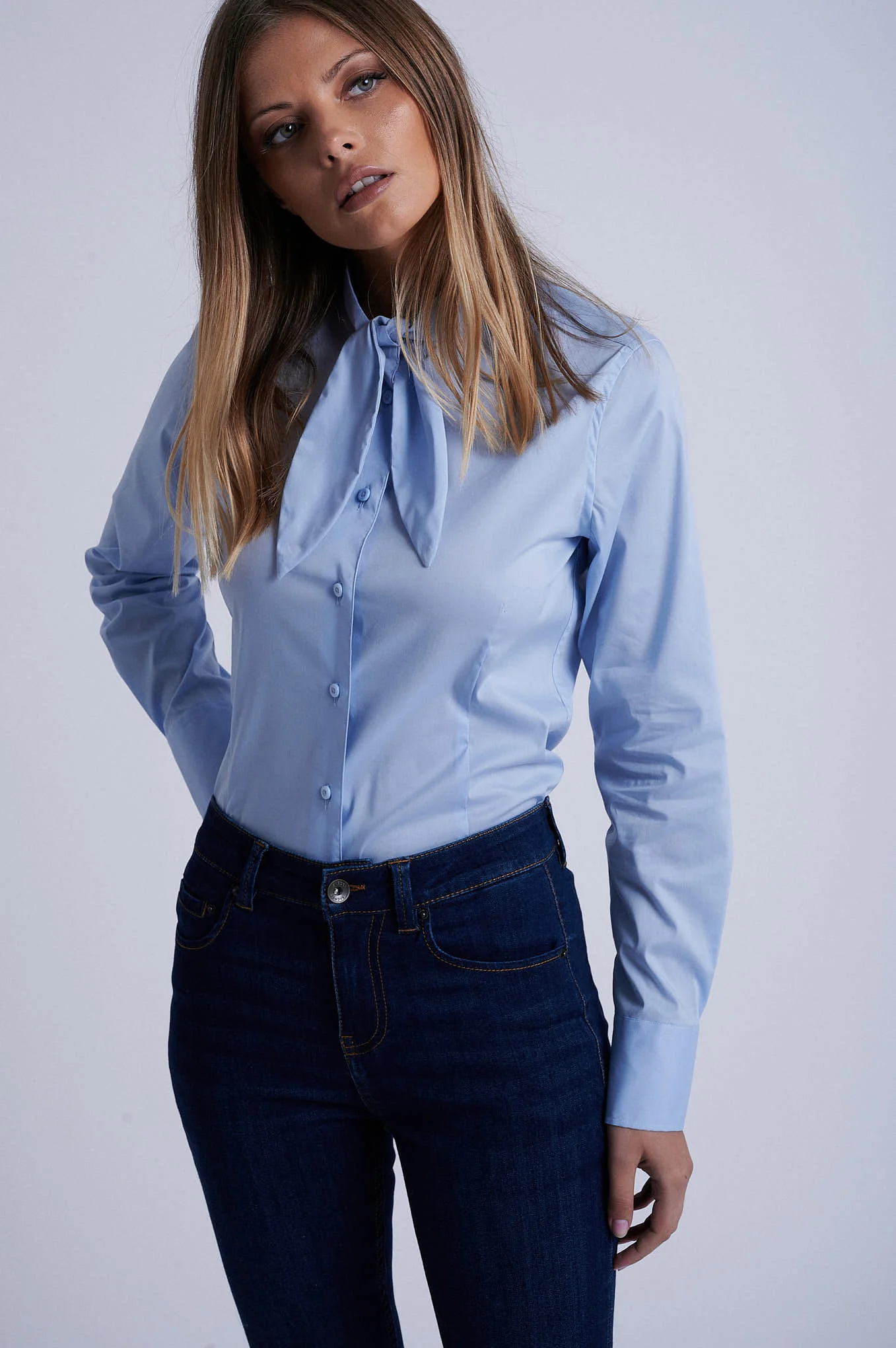 Cotton elastane shirt with bow collar - Image 5