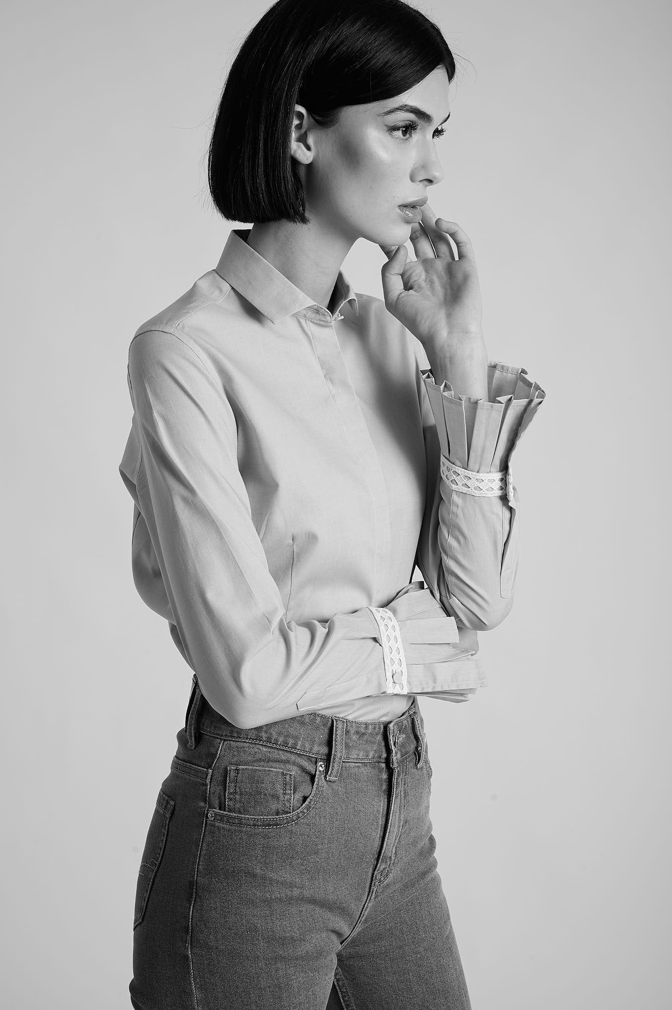 Cotton elastane shirt with pleated cuffs - Image 5