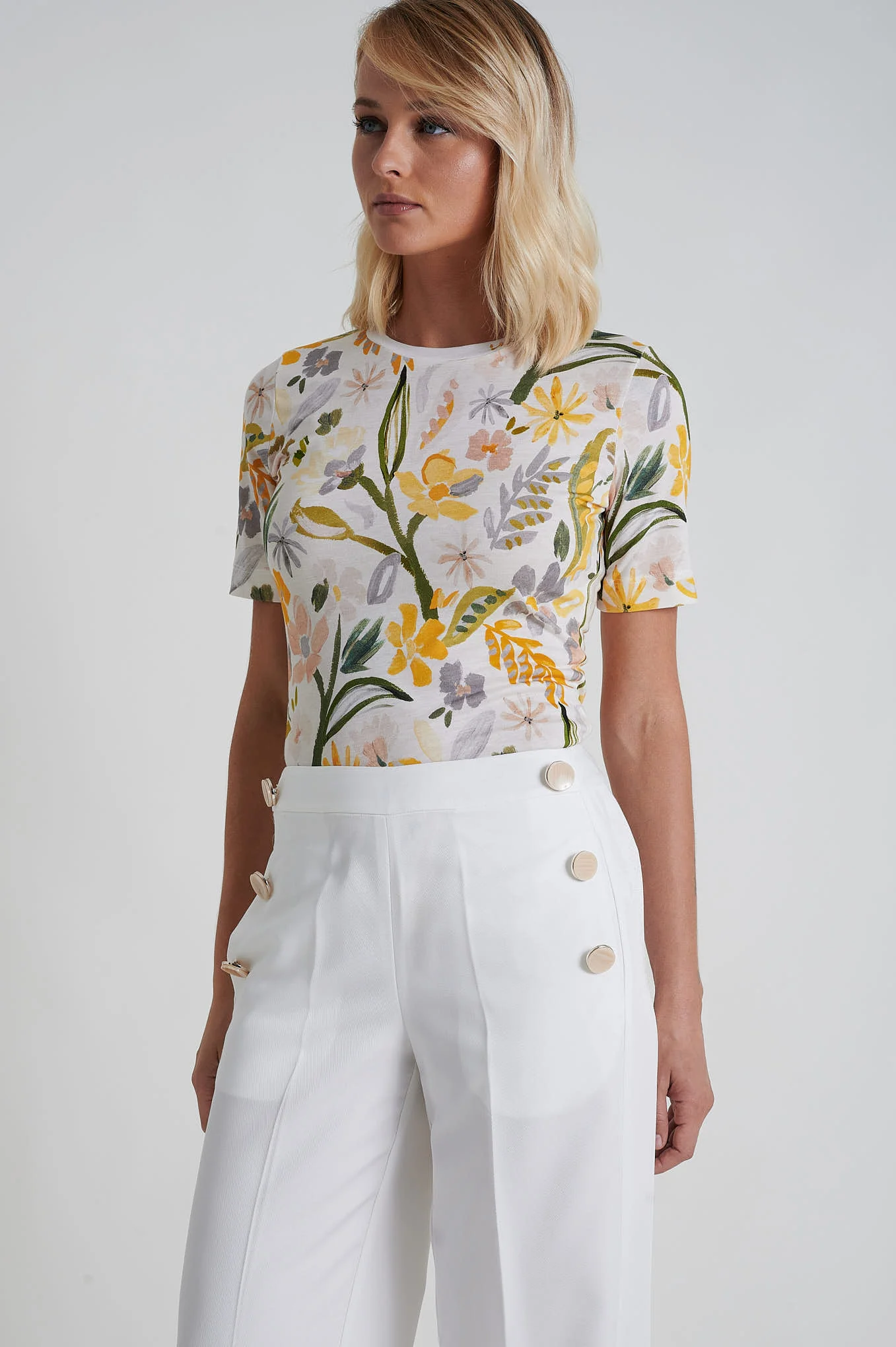 Elegant and feminine cropped trousers - Image 5