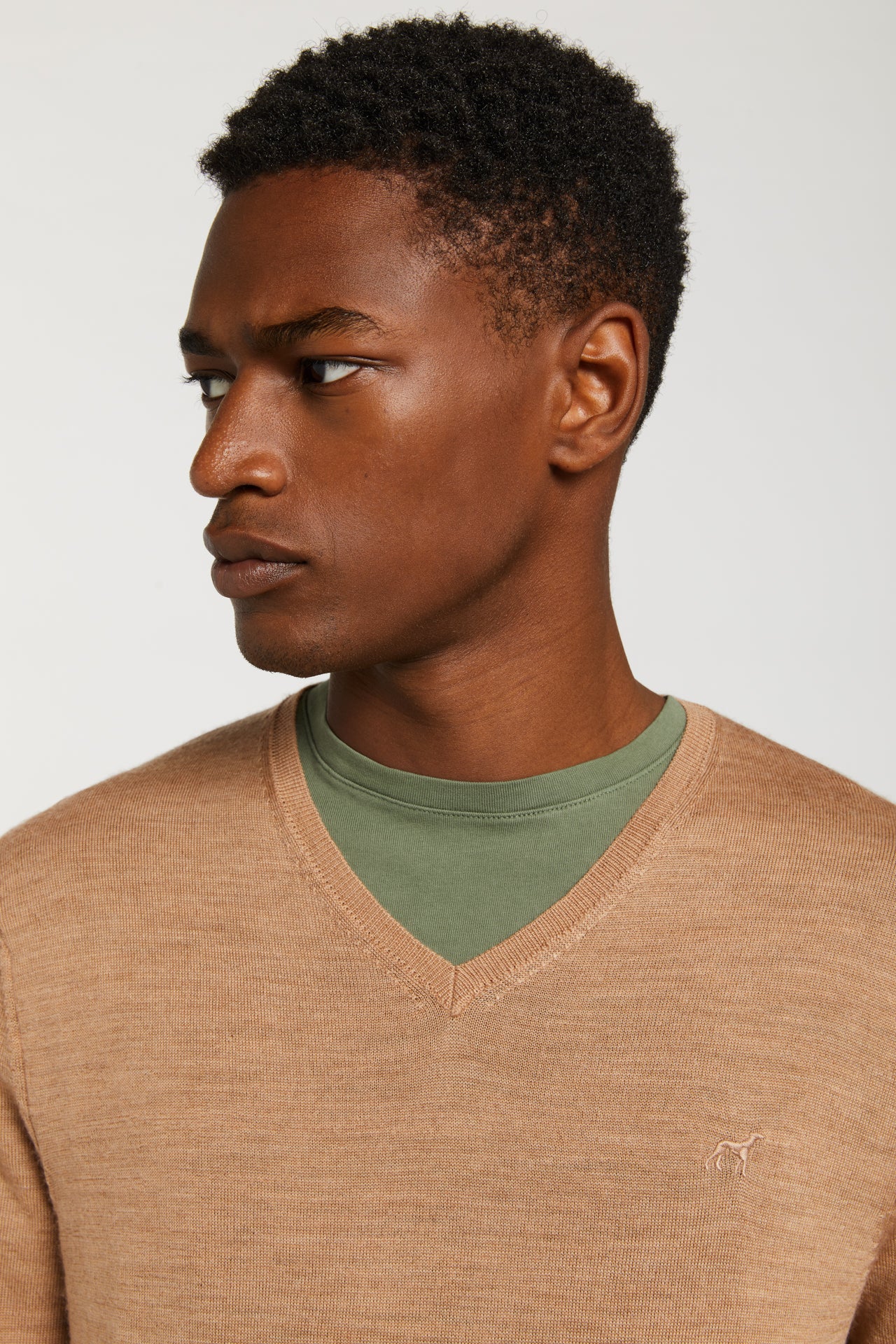 Extra fine merino wool v-neck sweater - Image 5