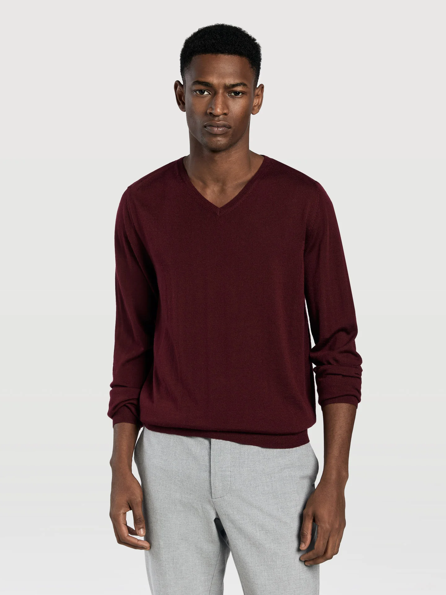 Extra fine merino wool v-neck sweater - Image 6