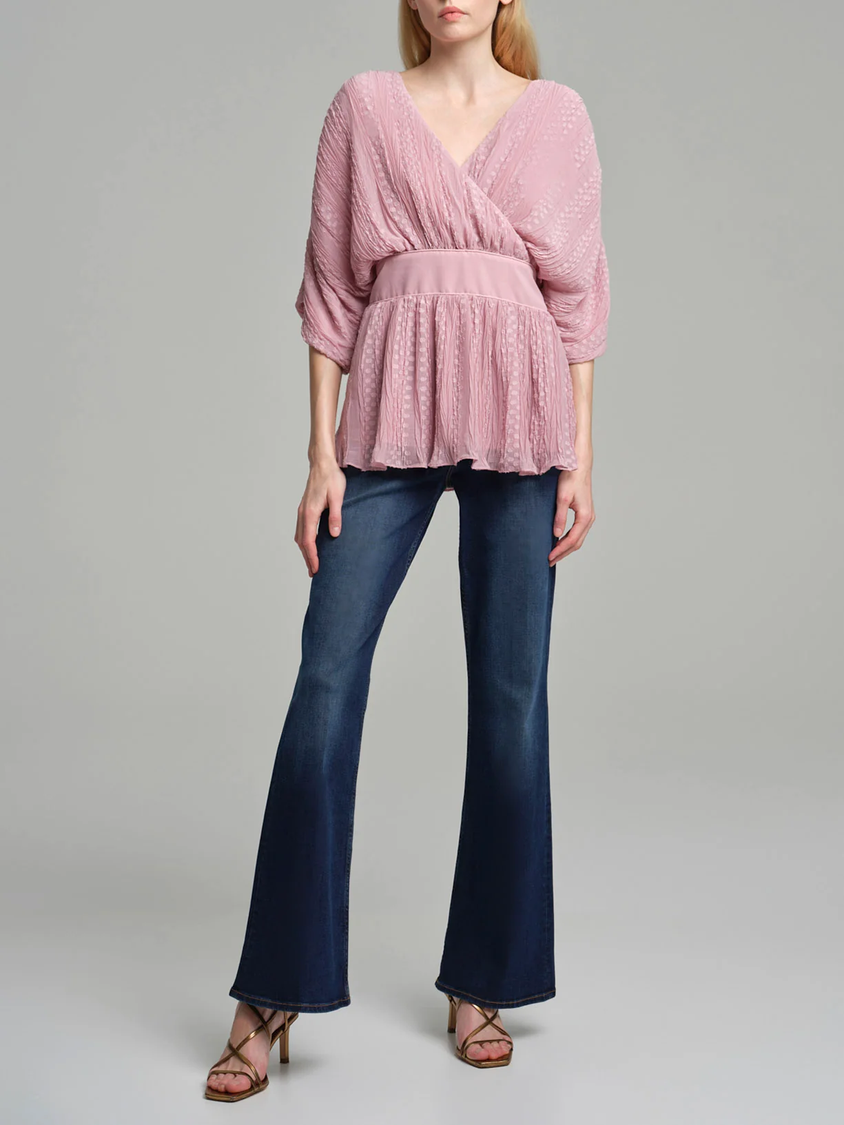 Fit & flare fan-shaped blouse in pleated fabric - Image 5