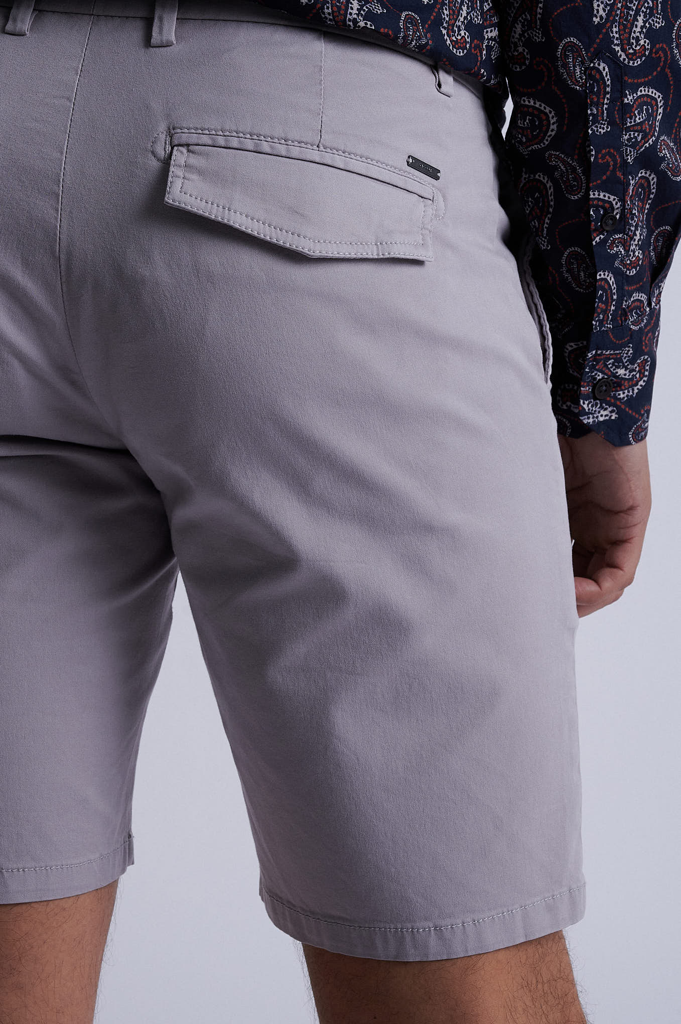 Garment dye Bermuda in Cotton Elastane - Image 20