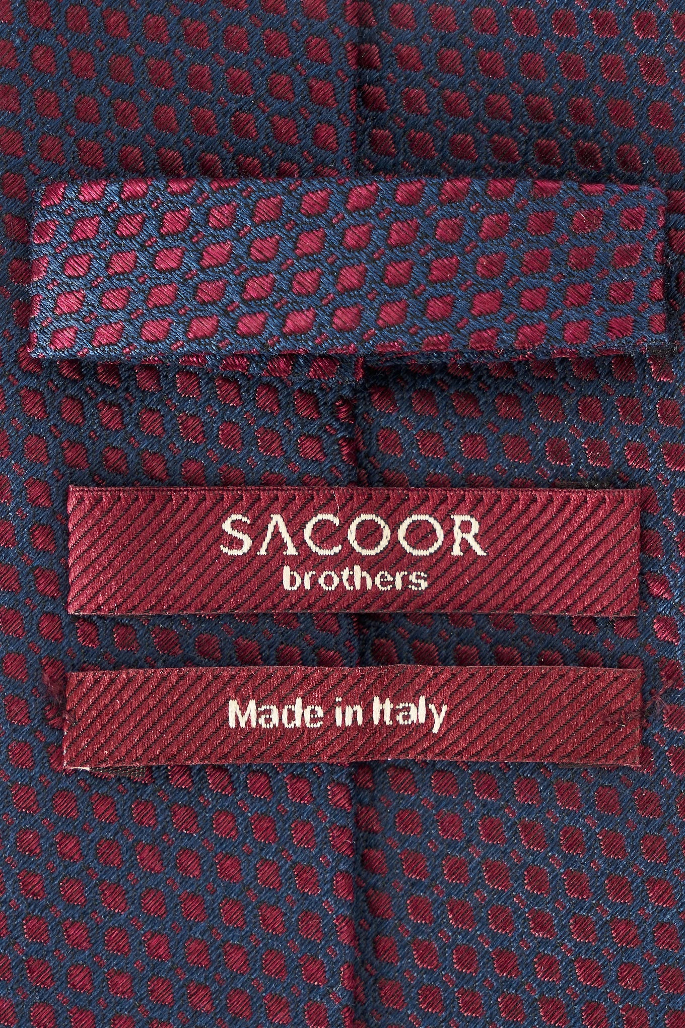 Geometric Pattern Tie 100% Silk 8cm - Image 2