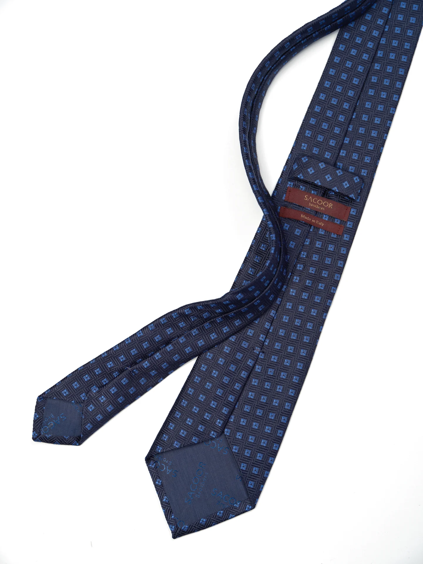 Geometric Pattern Tie 100% silk 8cm - Image 3