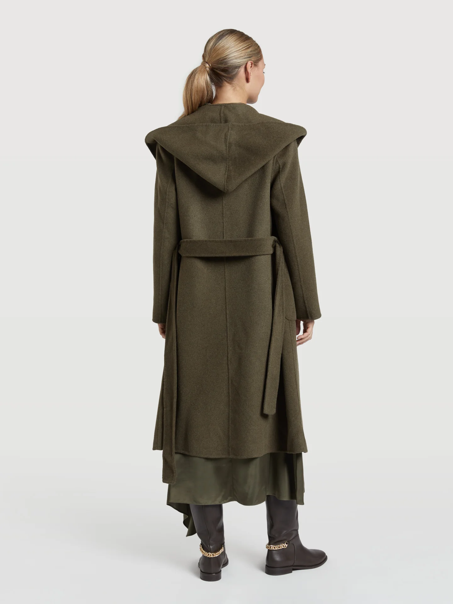 Handmade overcoat with hood - Image 4