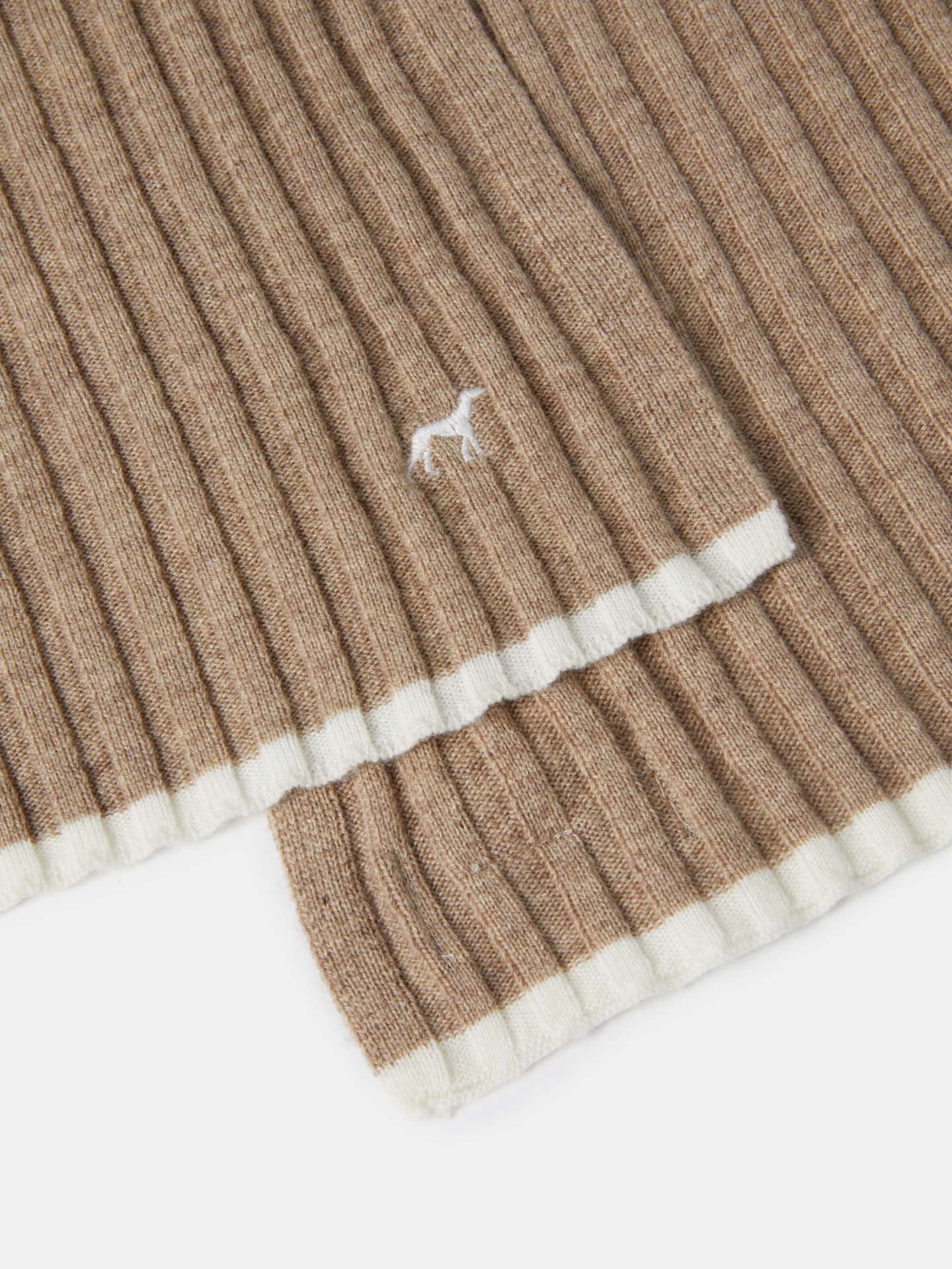 Knitted scarf with rib knitting and personalized logo - Image 4