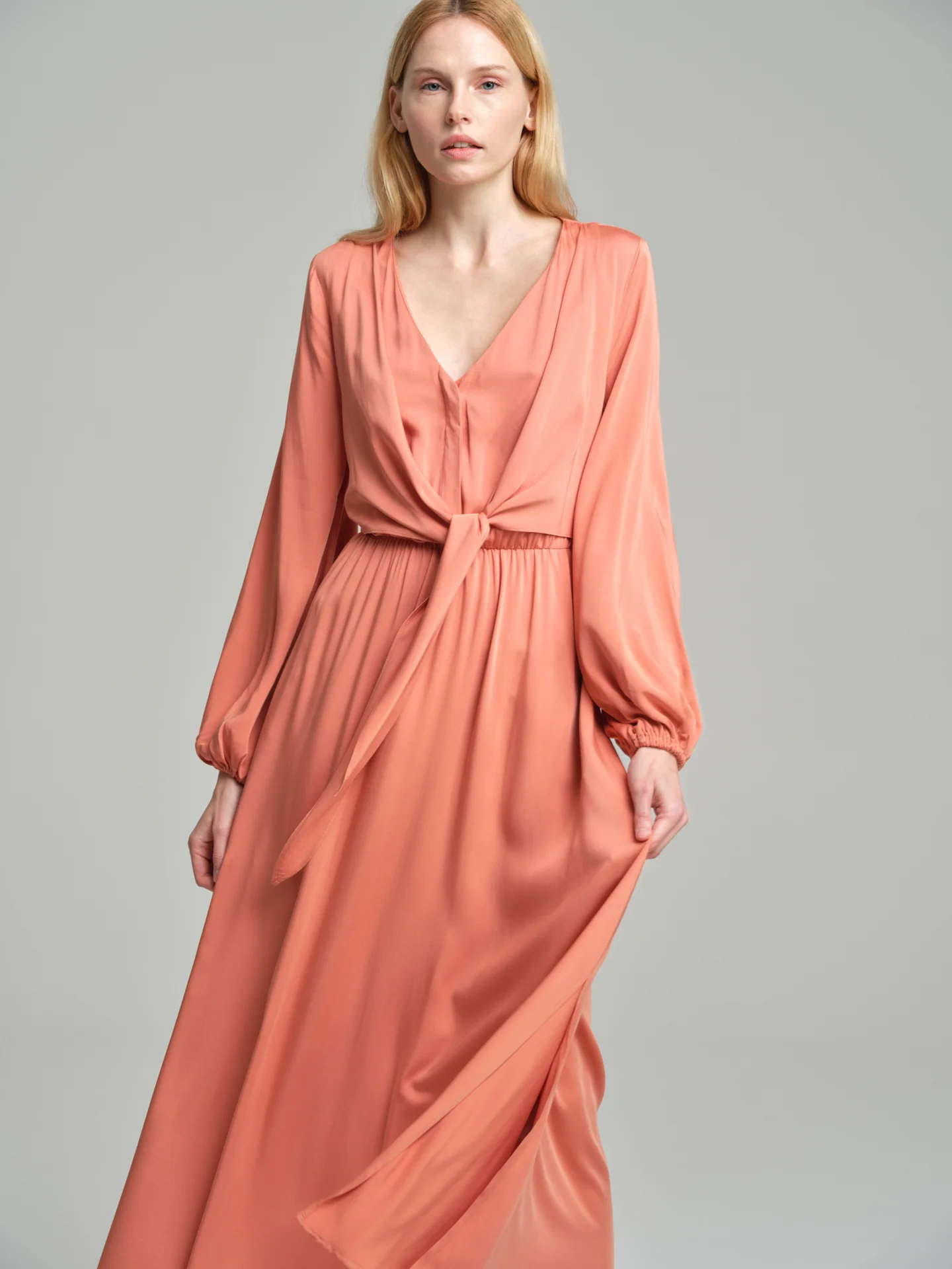 Knotted v-neck dress - Image 2