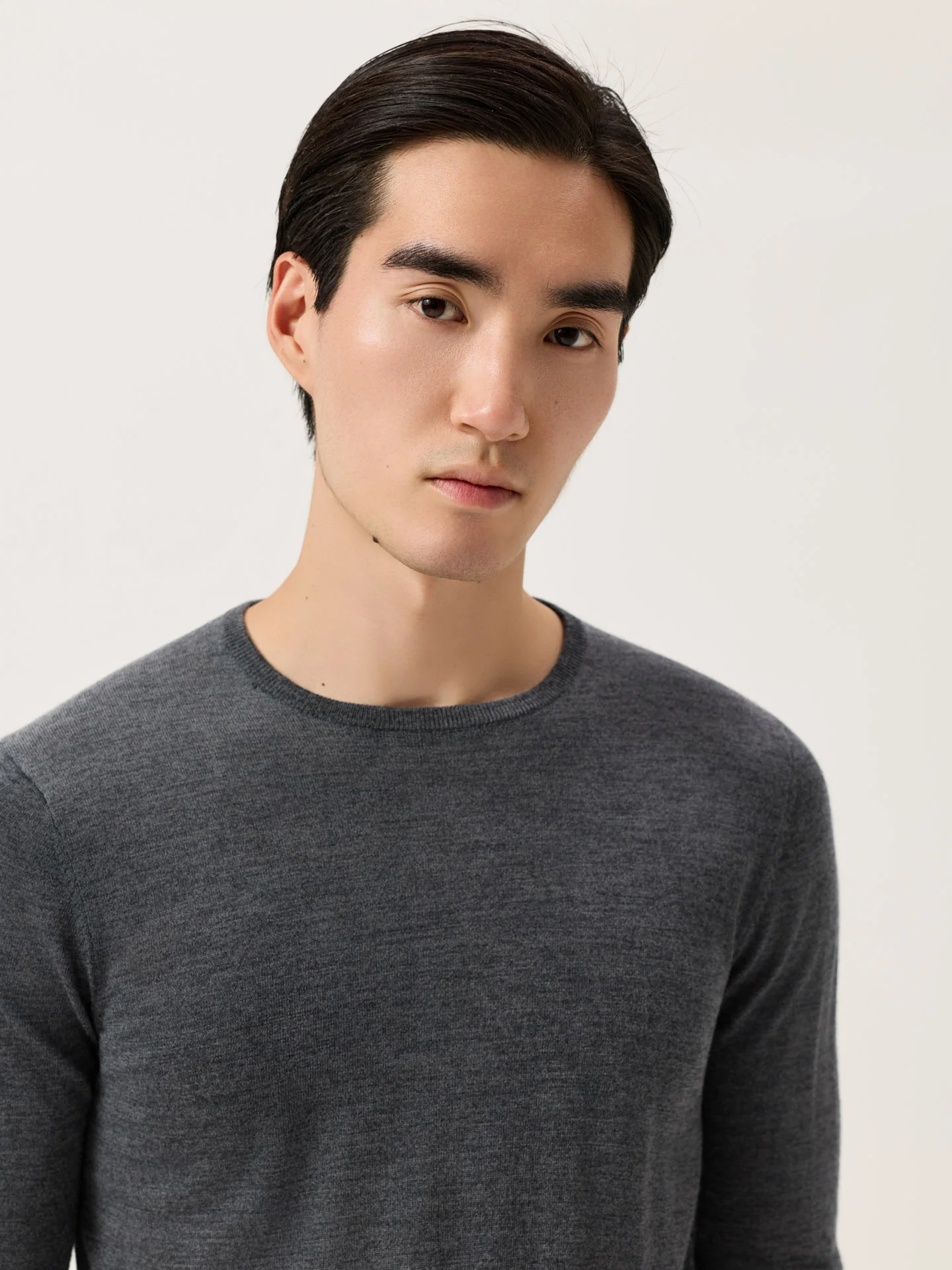 Long Sleeve Crew Neck Sweater In Extra Fine Merino Wool - Image 19