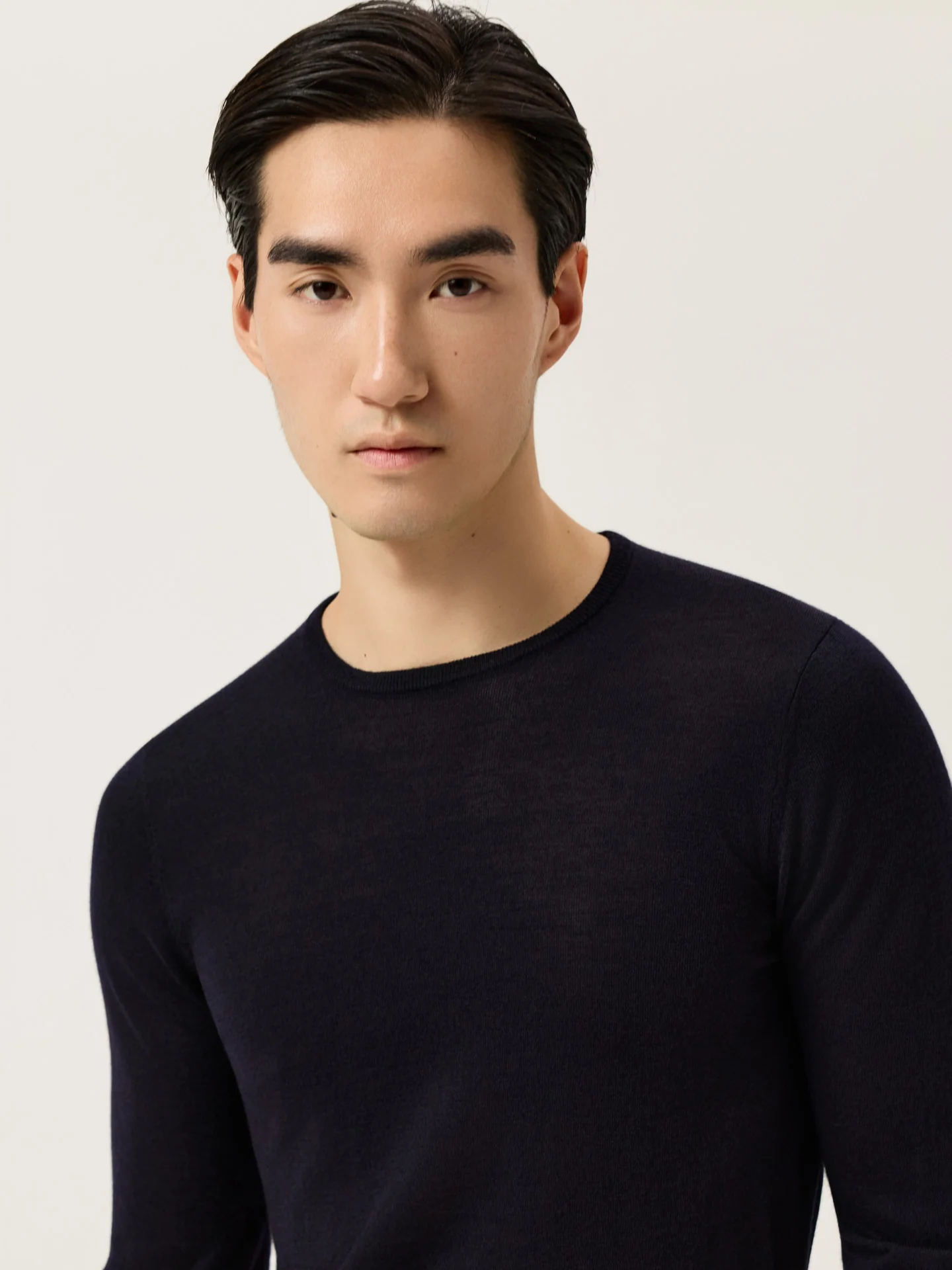 Long Sleeve Crew Neck Sweater In Extra Fine Merino Wool - Image 7