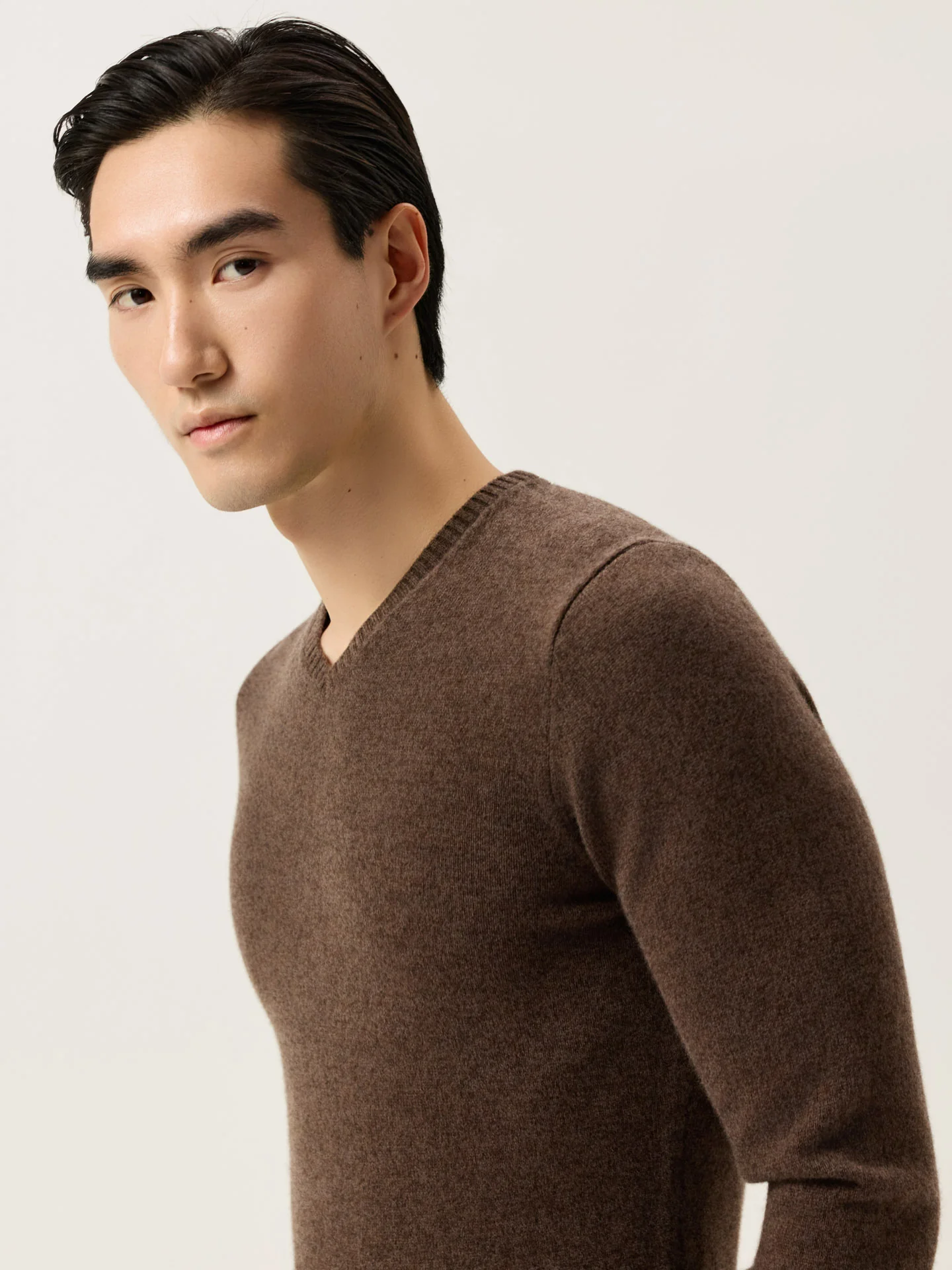Long Sleeve V-Neck Sweater In Pure Lambswool - Image 2