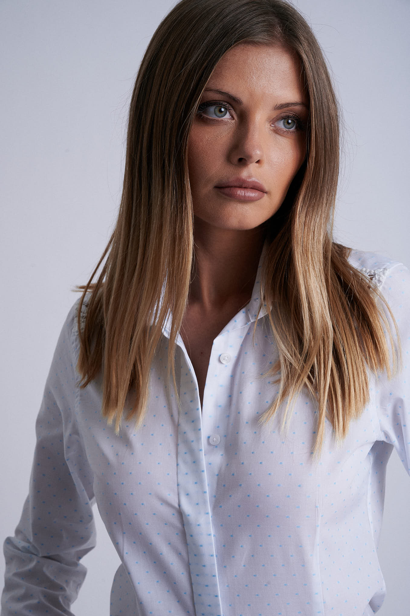 Long sleeve Women's classic shirt - Image 4