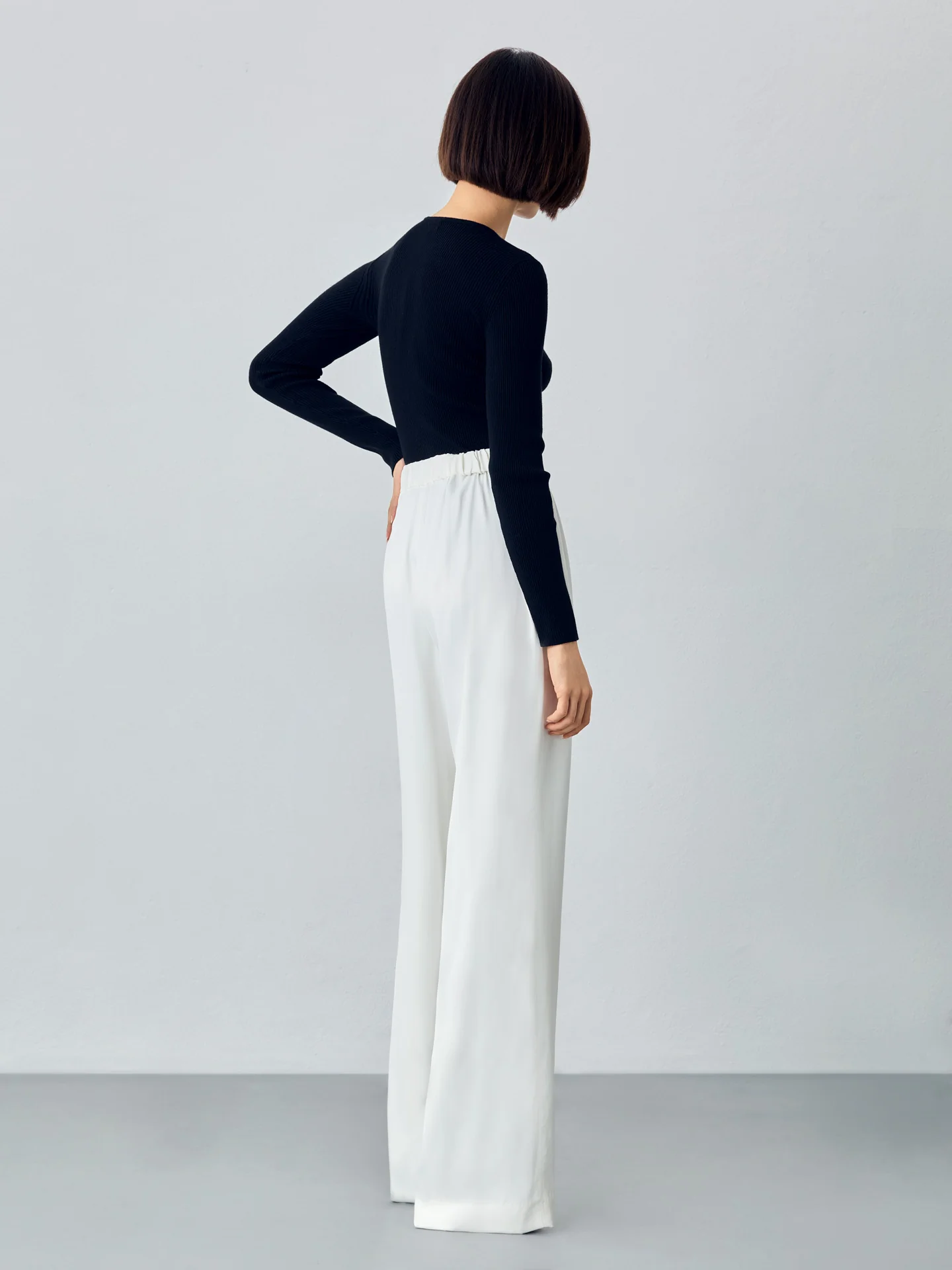 Loose Fit Trousers In Cotton Blend With Elasticated Waistband - Image 5
