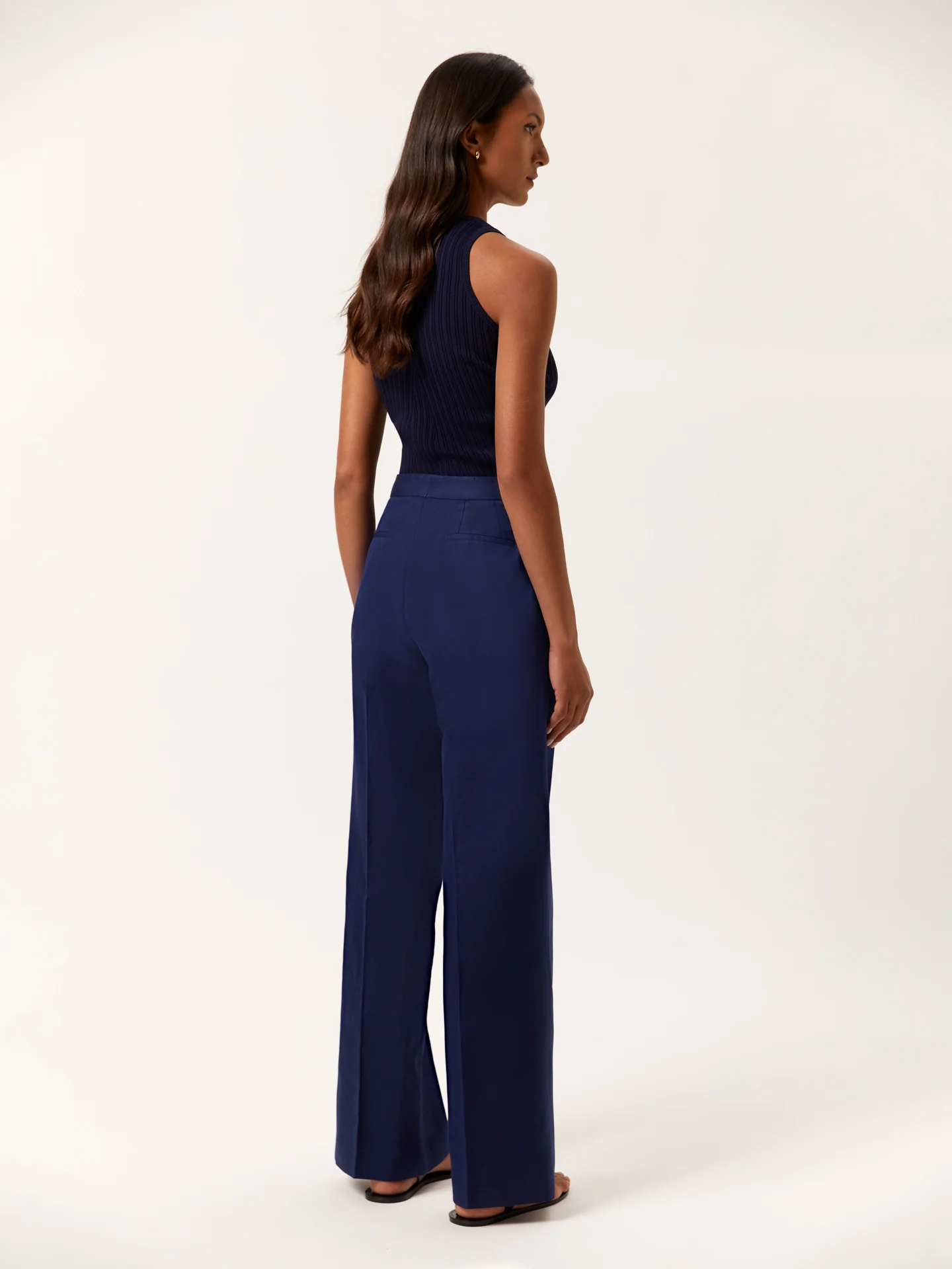 Loose Fit Trousers In Cotton & Linen Blend - Image 4
