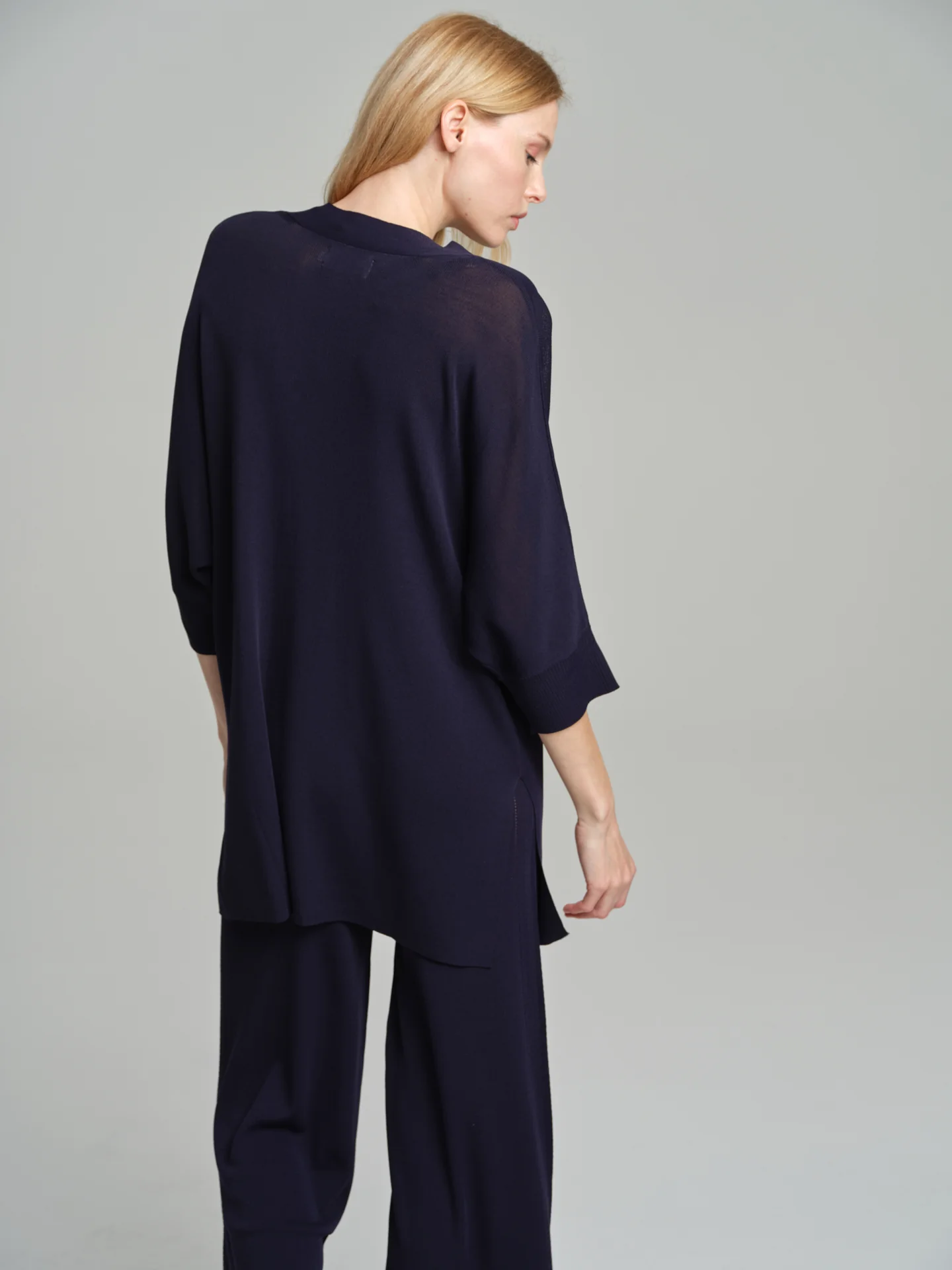 Loose v-neck sweater - Image 8