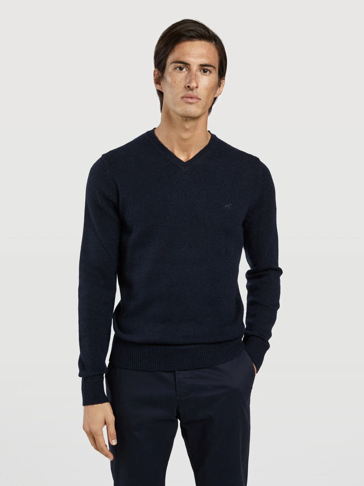 Machine washable v-neck sweater - Image 2