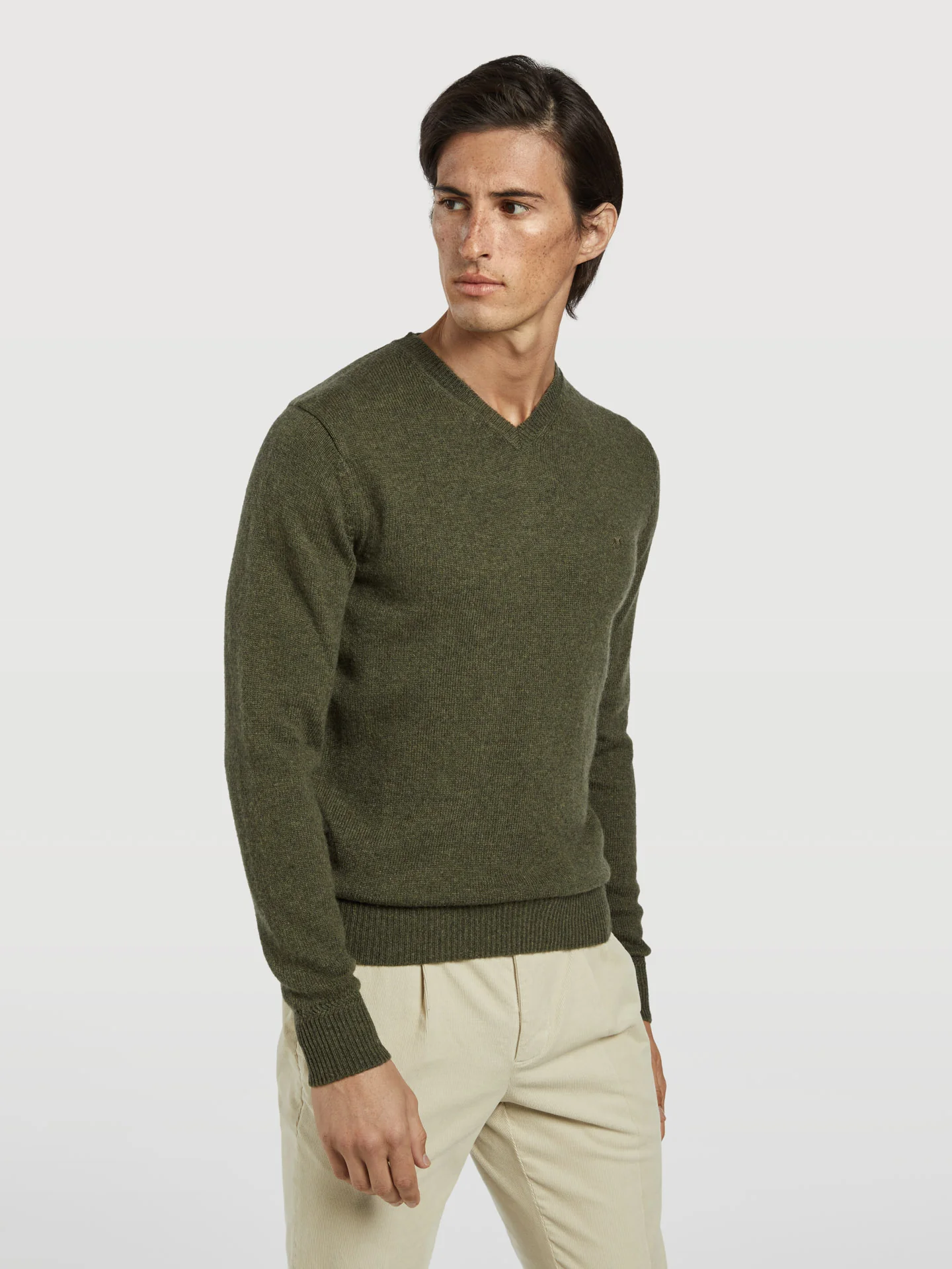 Machine washable v-neck sweater - Image 3