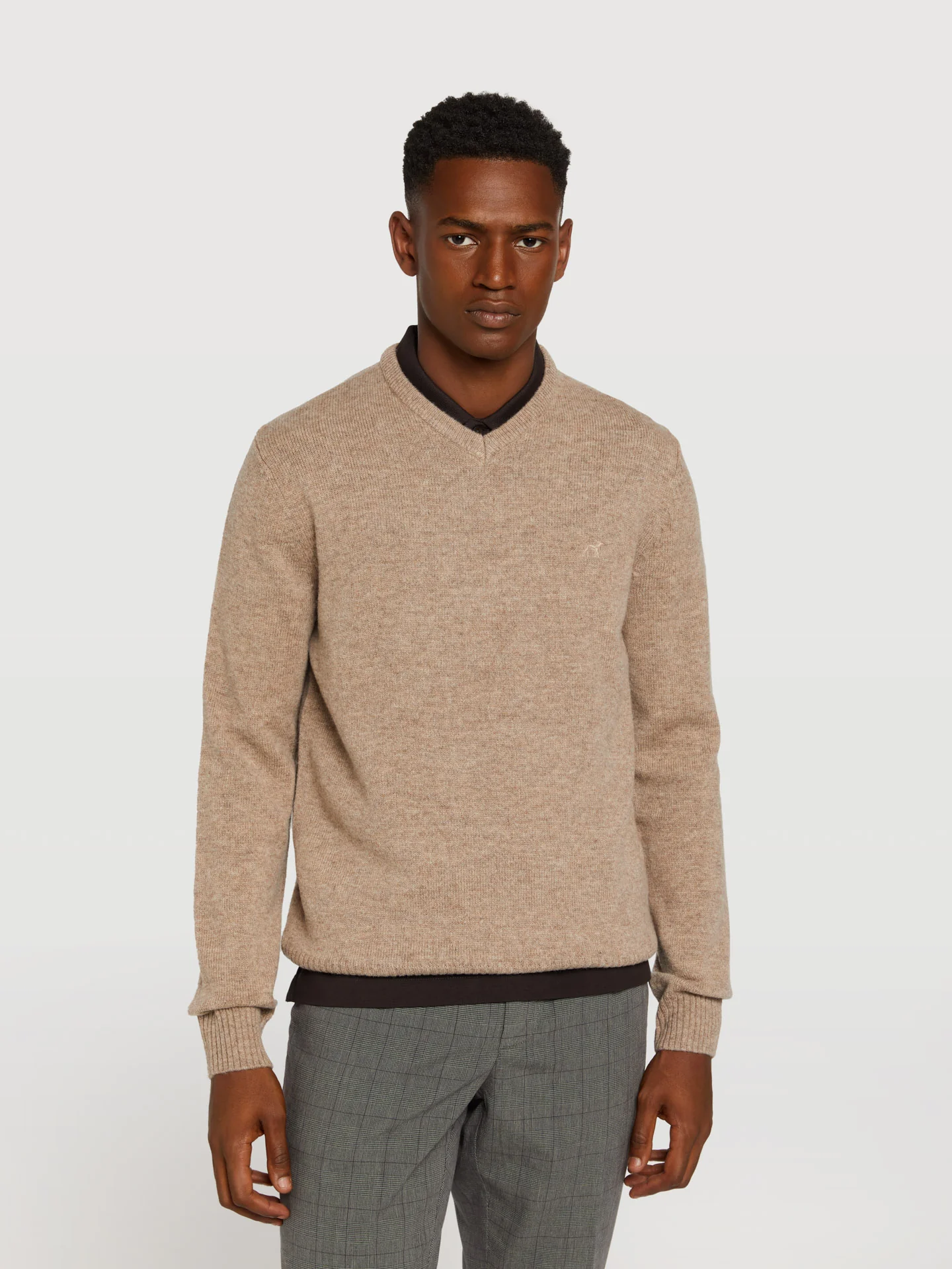 Machine washable v-neck sweater - Image 4