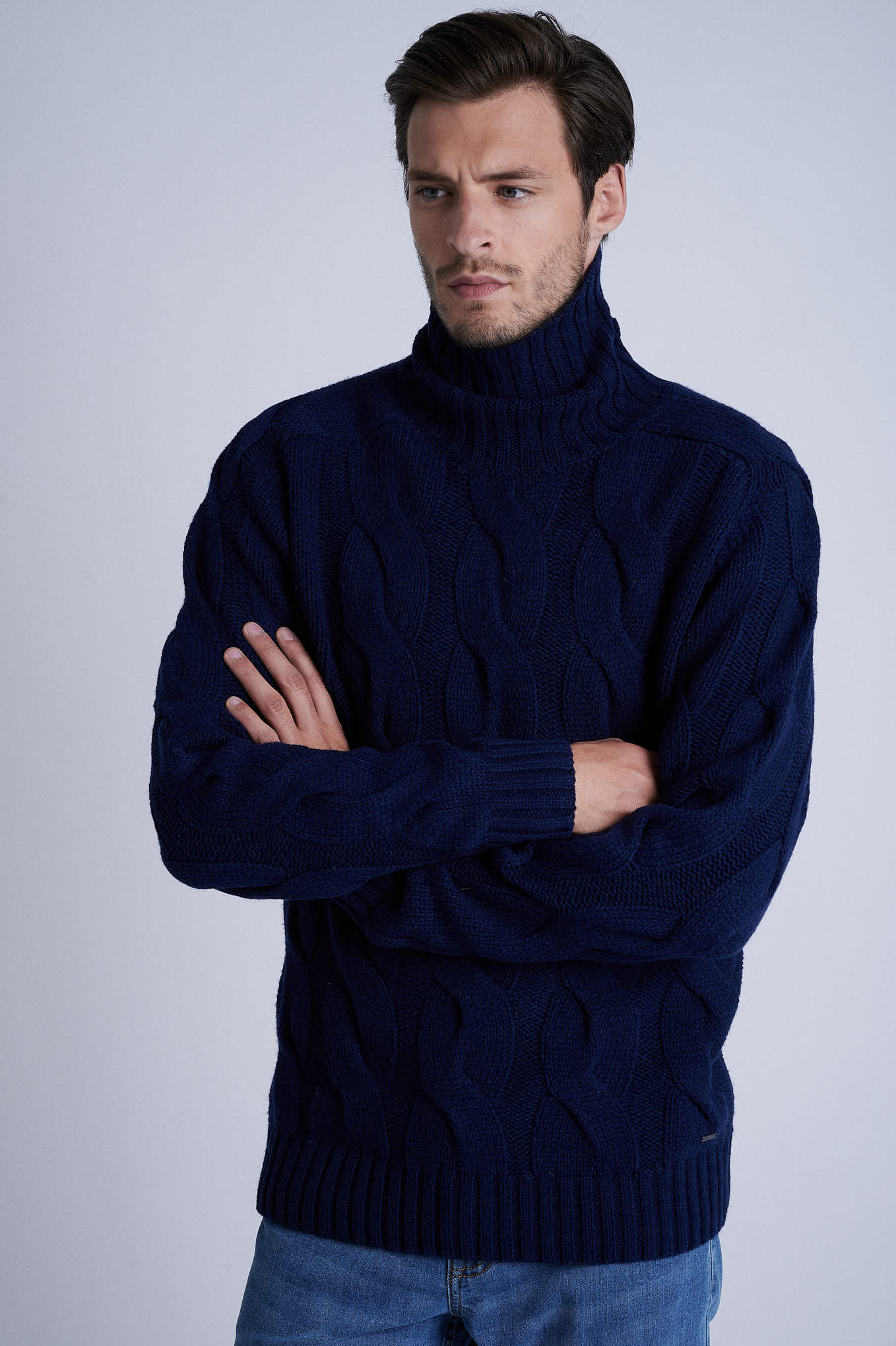 Men's chunky cable turtleneck sweater - Image 2