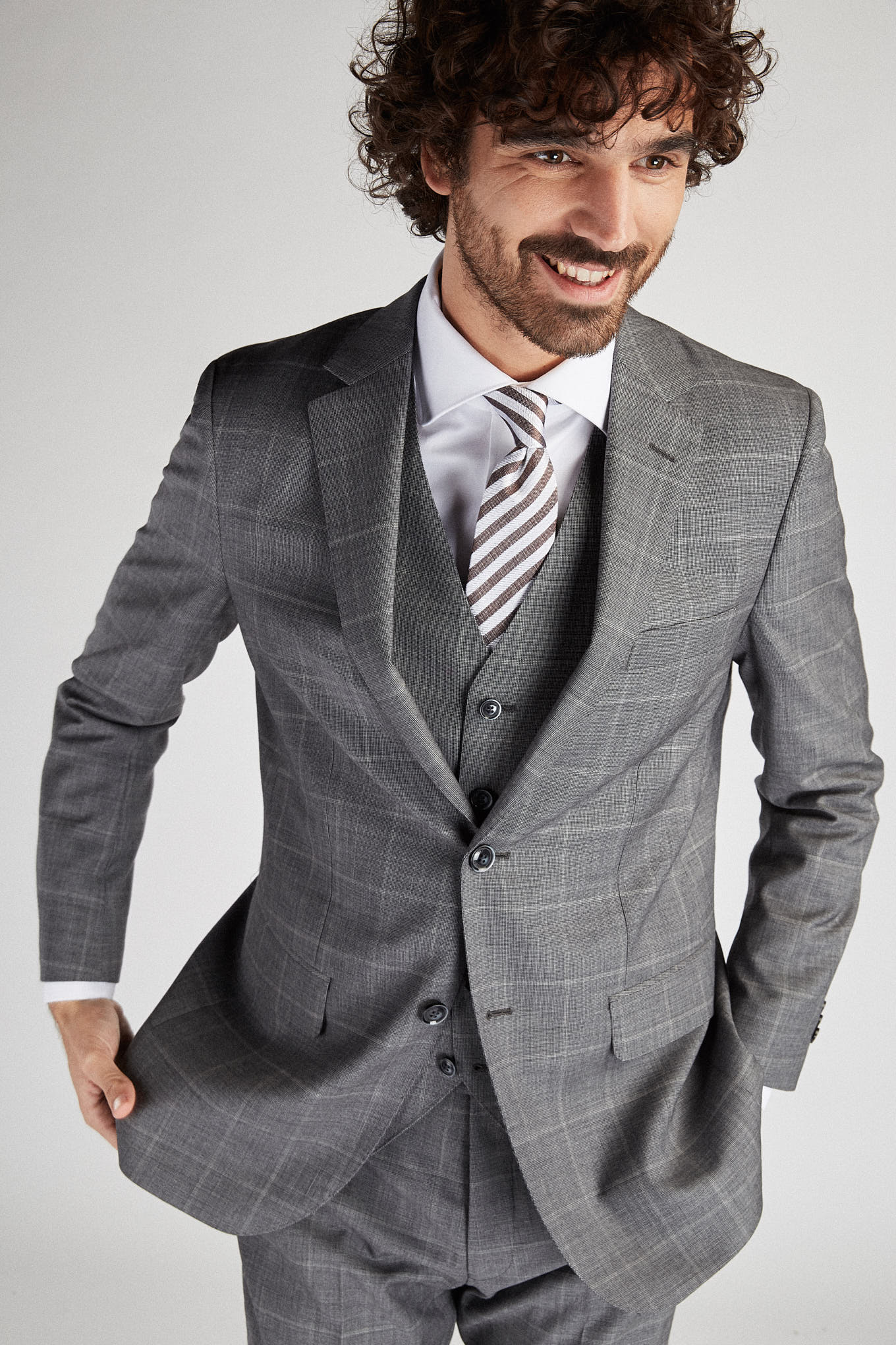 Men's Classic Slim Fit Suit with Checked Waiscoat - Image 2