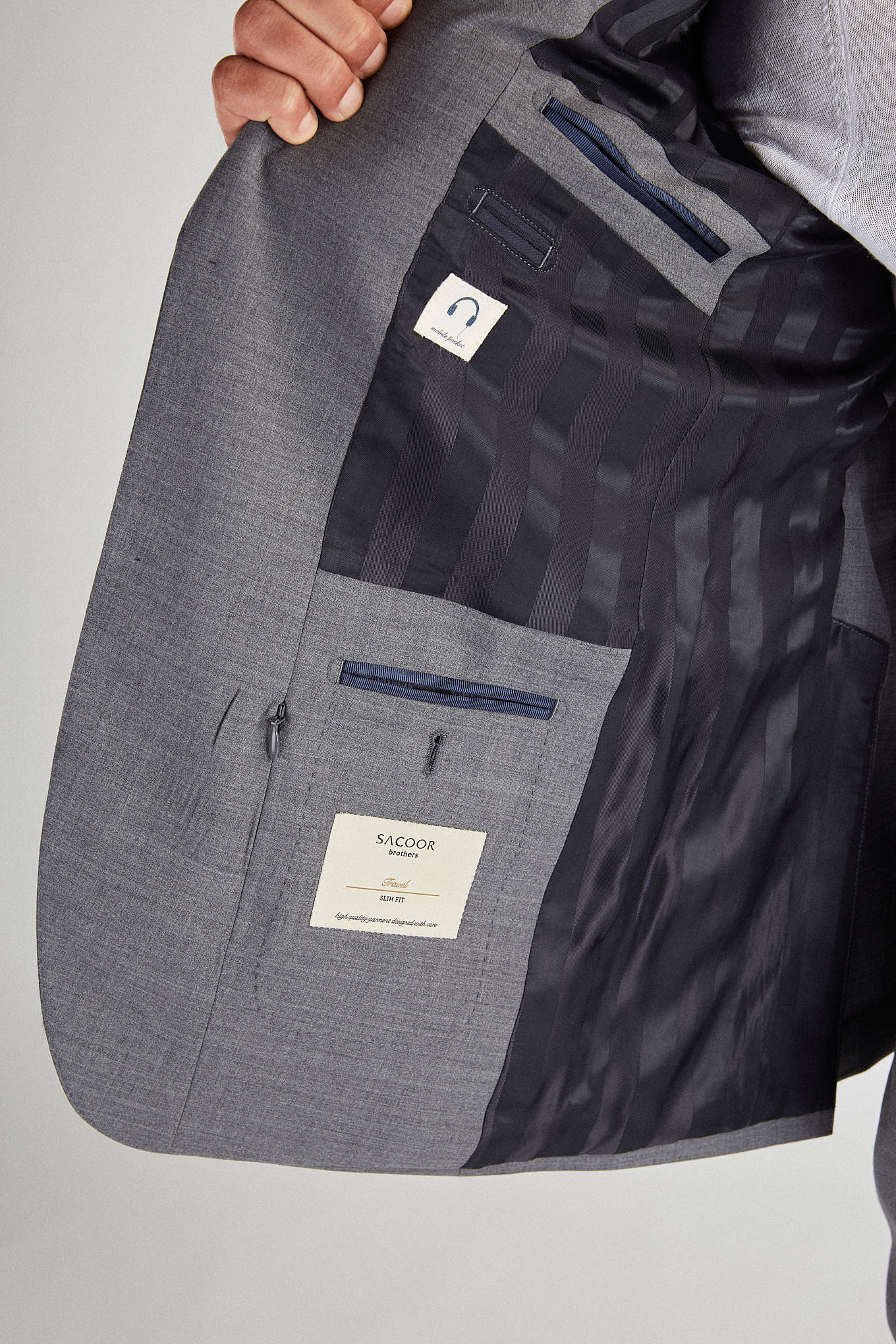 Men's Classic Slim Fit Travel Suit - Image 4