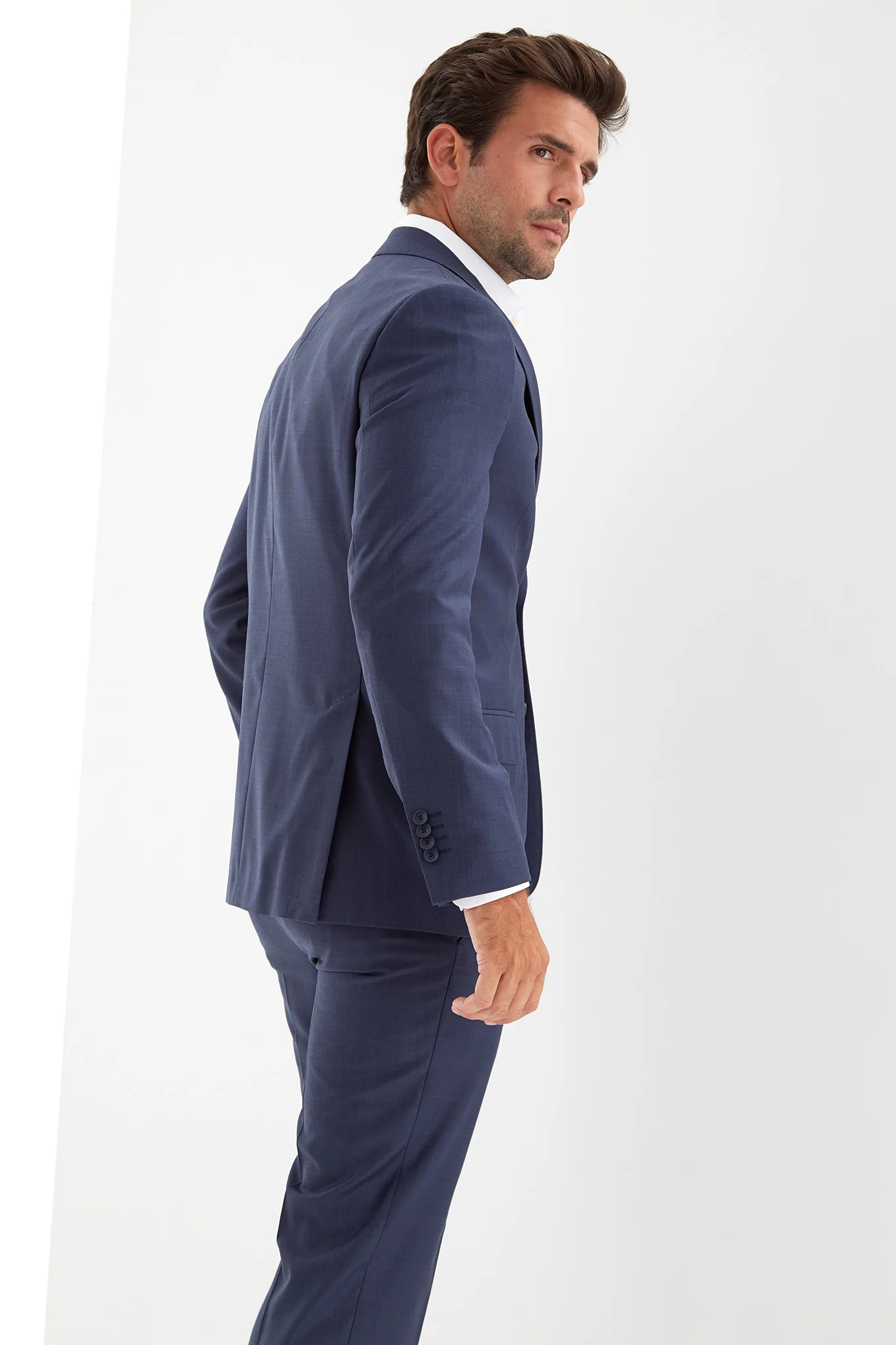Men's Classic Suit - Image 2