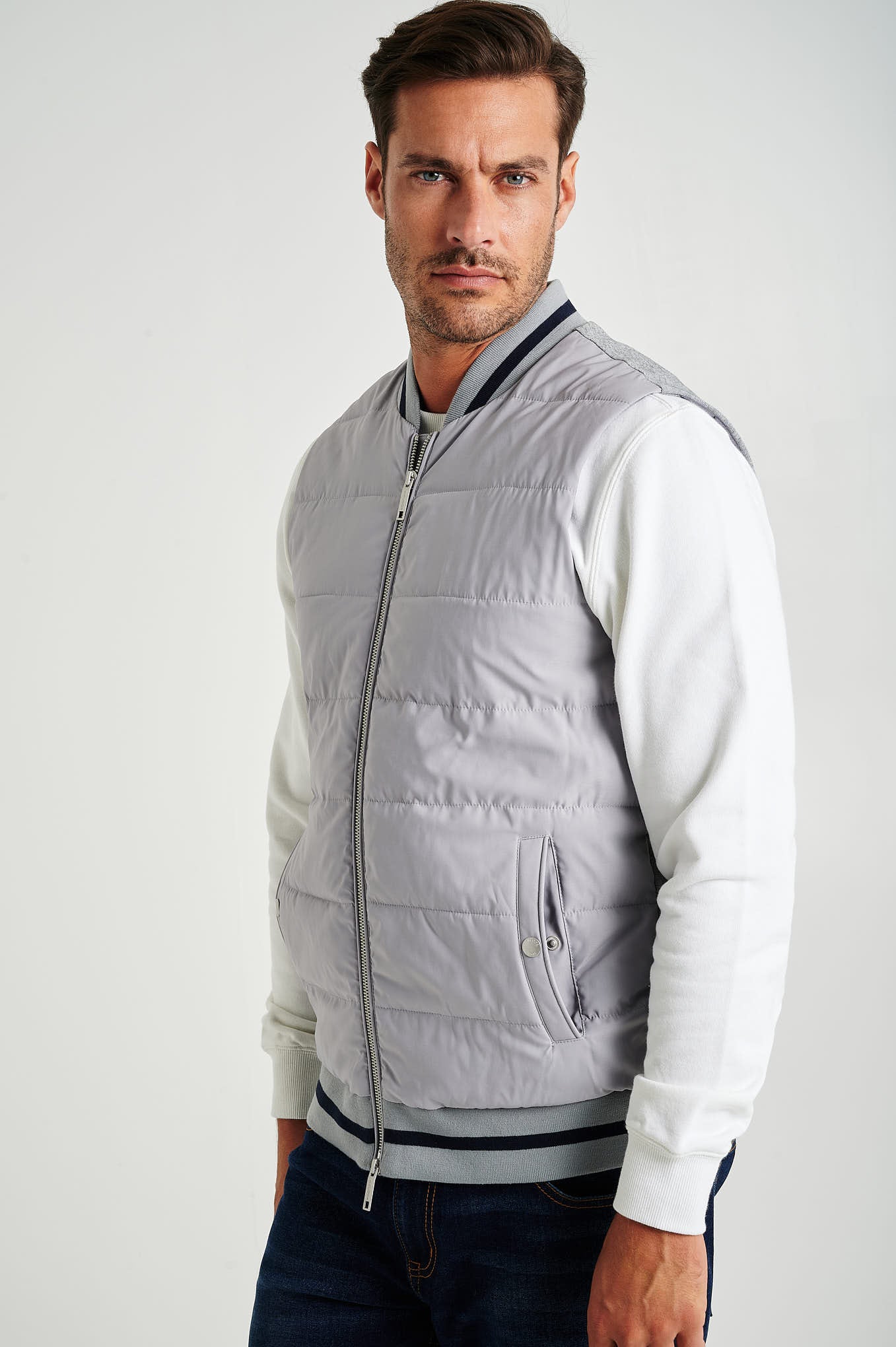 Men's hybrid zip-through vest - Image 9