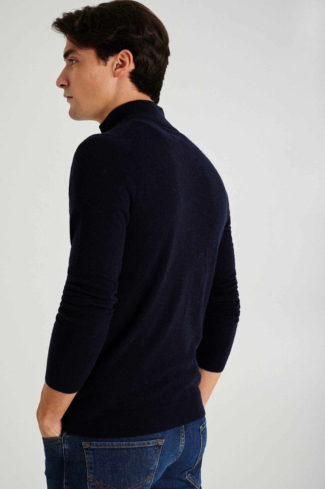 Men's lambswool blend high zip collar sweater - Image 15