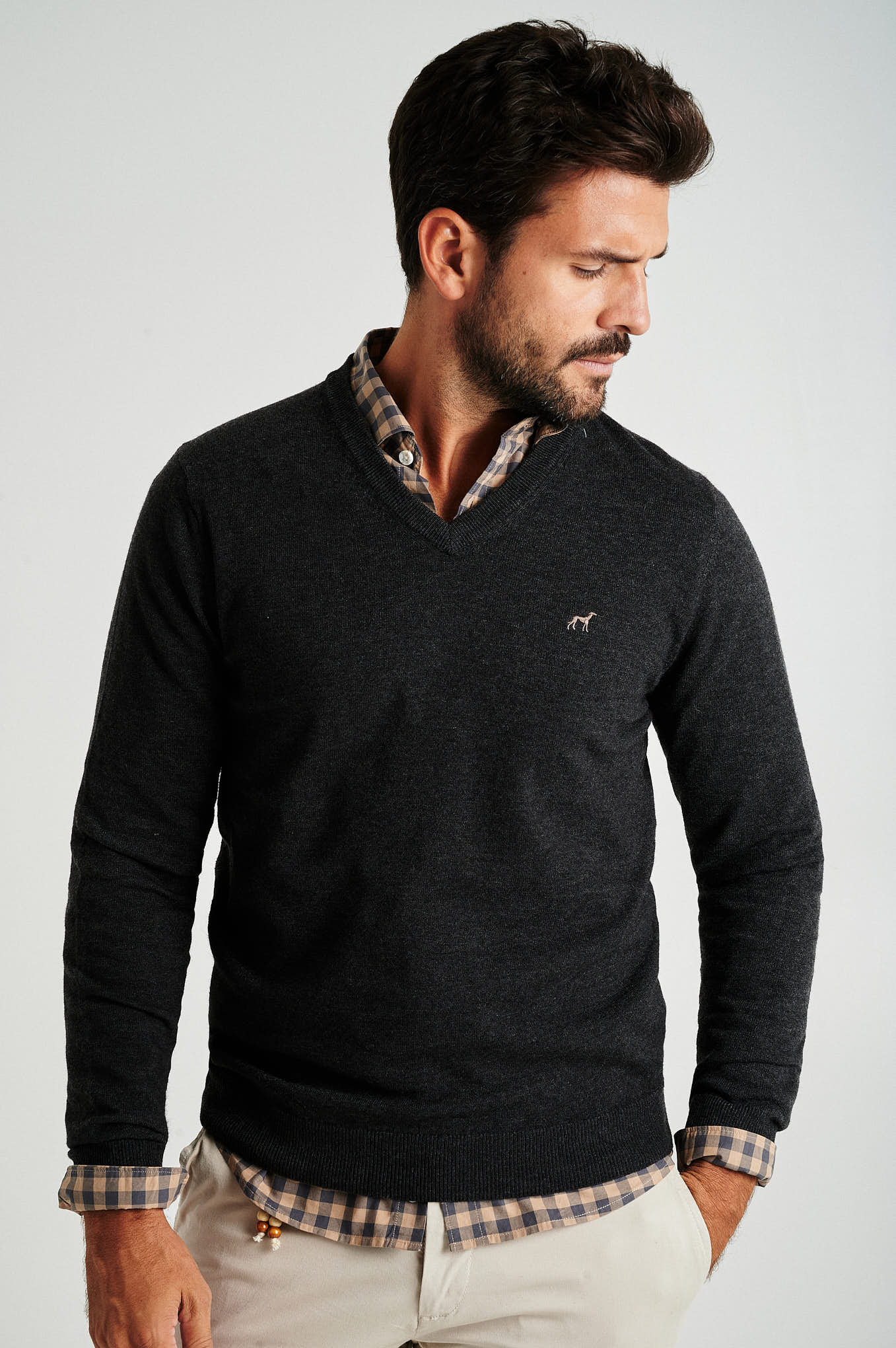 Men's lambswool blend V neck sweater - Image 20
