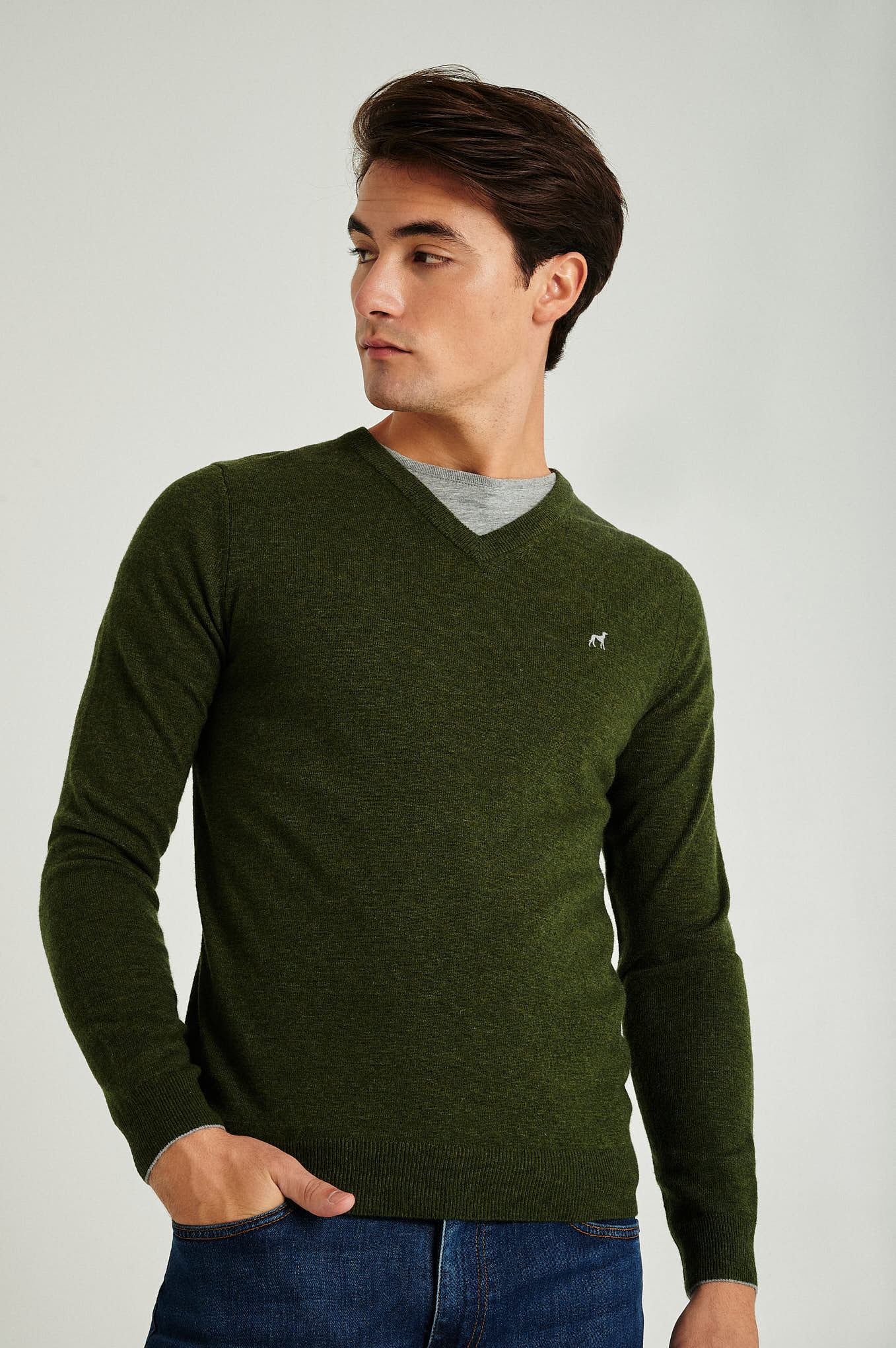 Men's lambswool blend V neck sweater - Image 29
