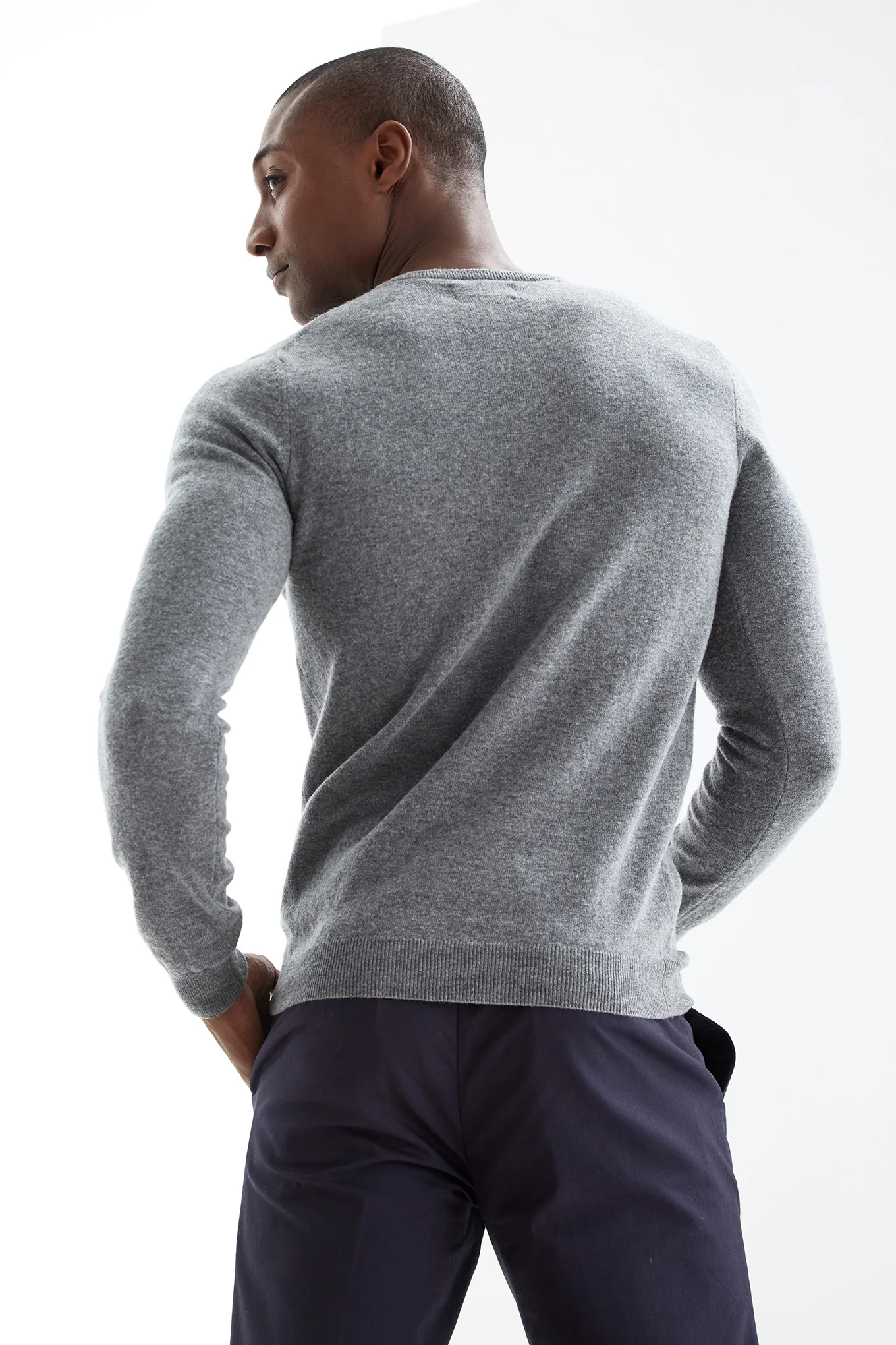 Men's Lambswool Sweater - Image 17