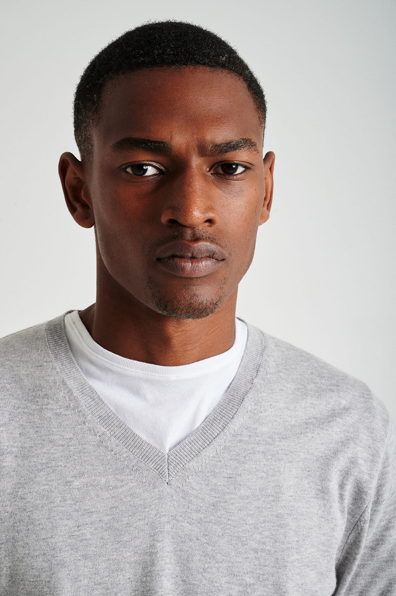 Men's long sleeve V neck Coolmax blend sweater - Image 12