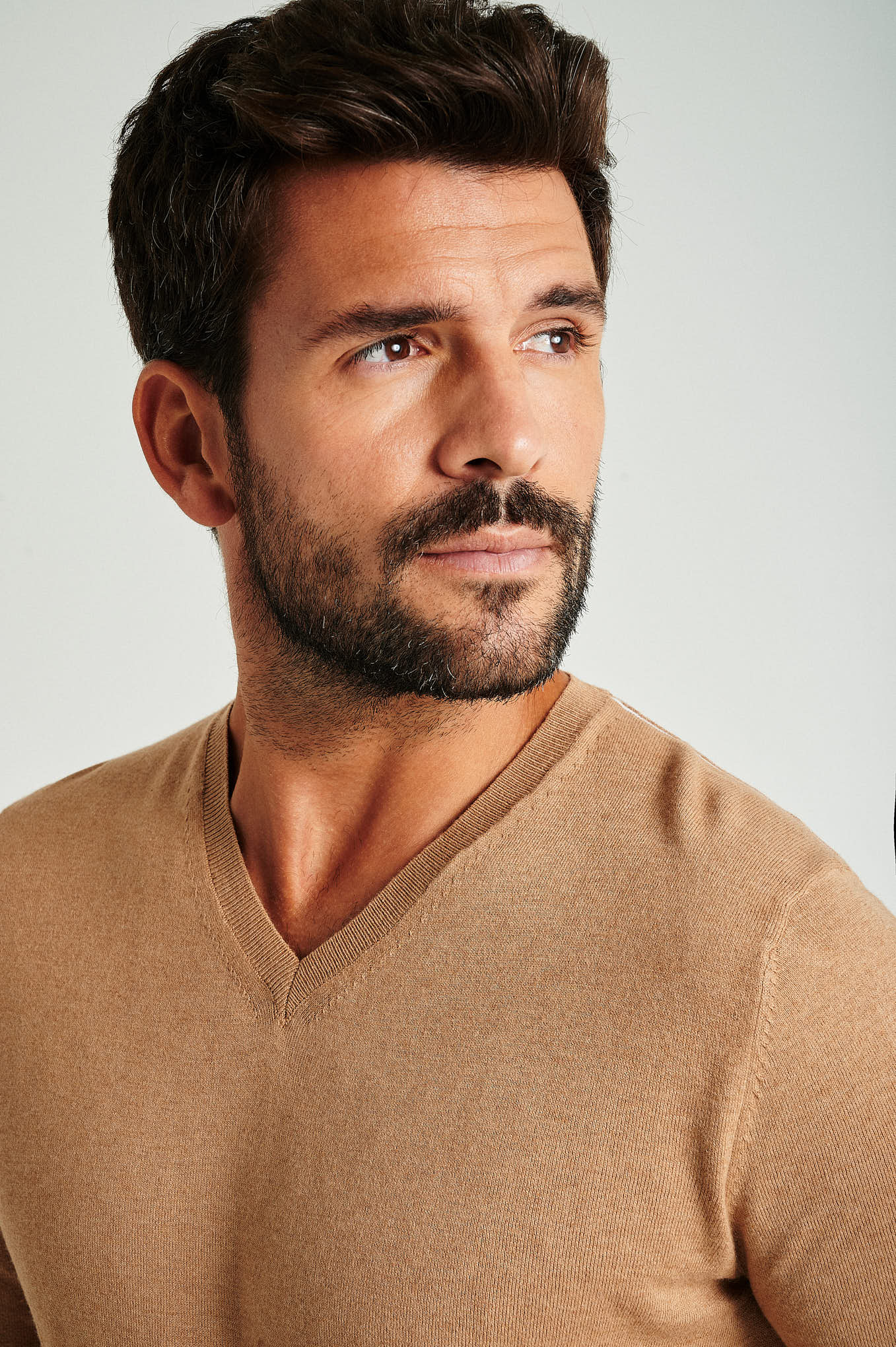 Men's long sleeve V neck Coolmax blend sweater - Image 3