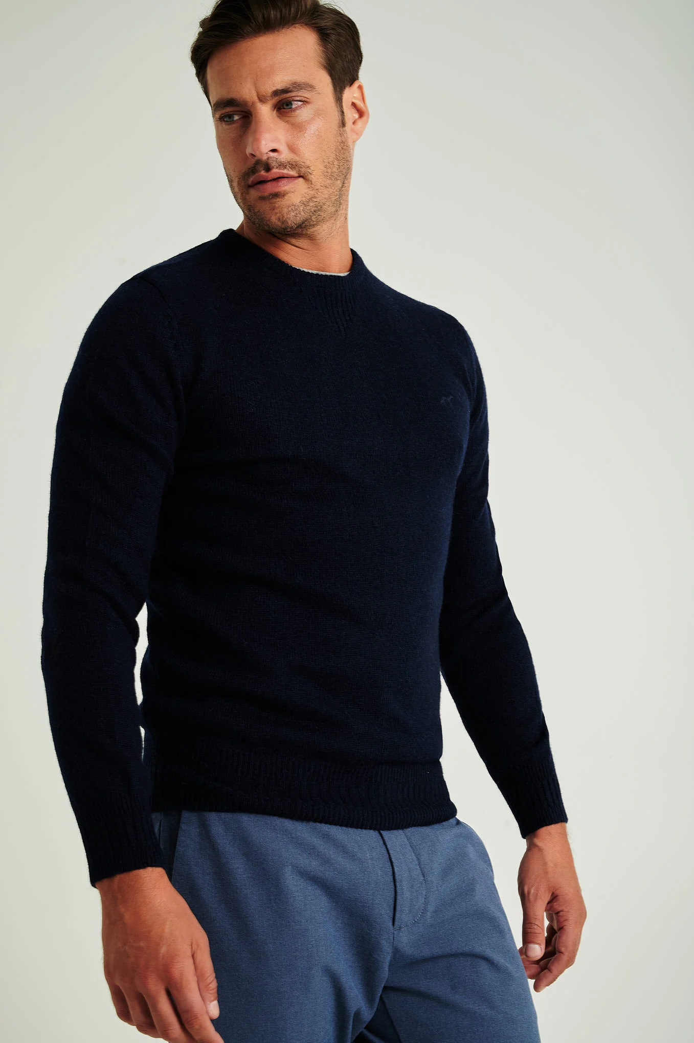Men's machine washable crew neck sweater - Image 16
