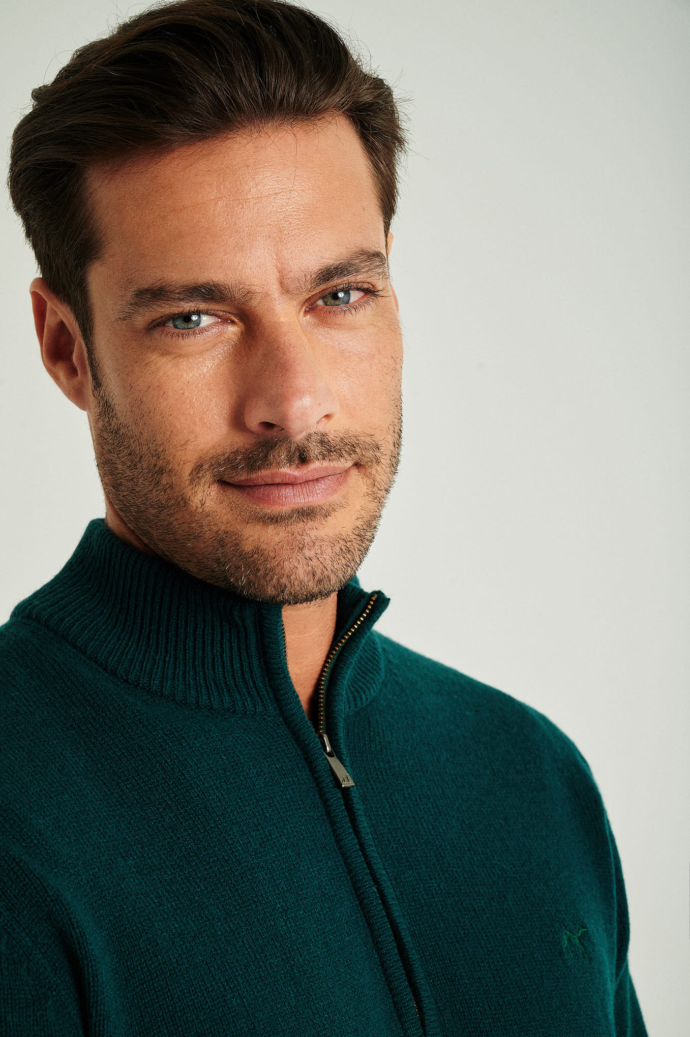 Men's machine washable high zip collar sweater - Image 28