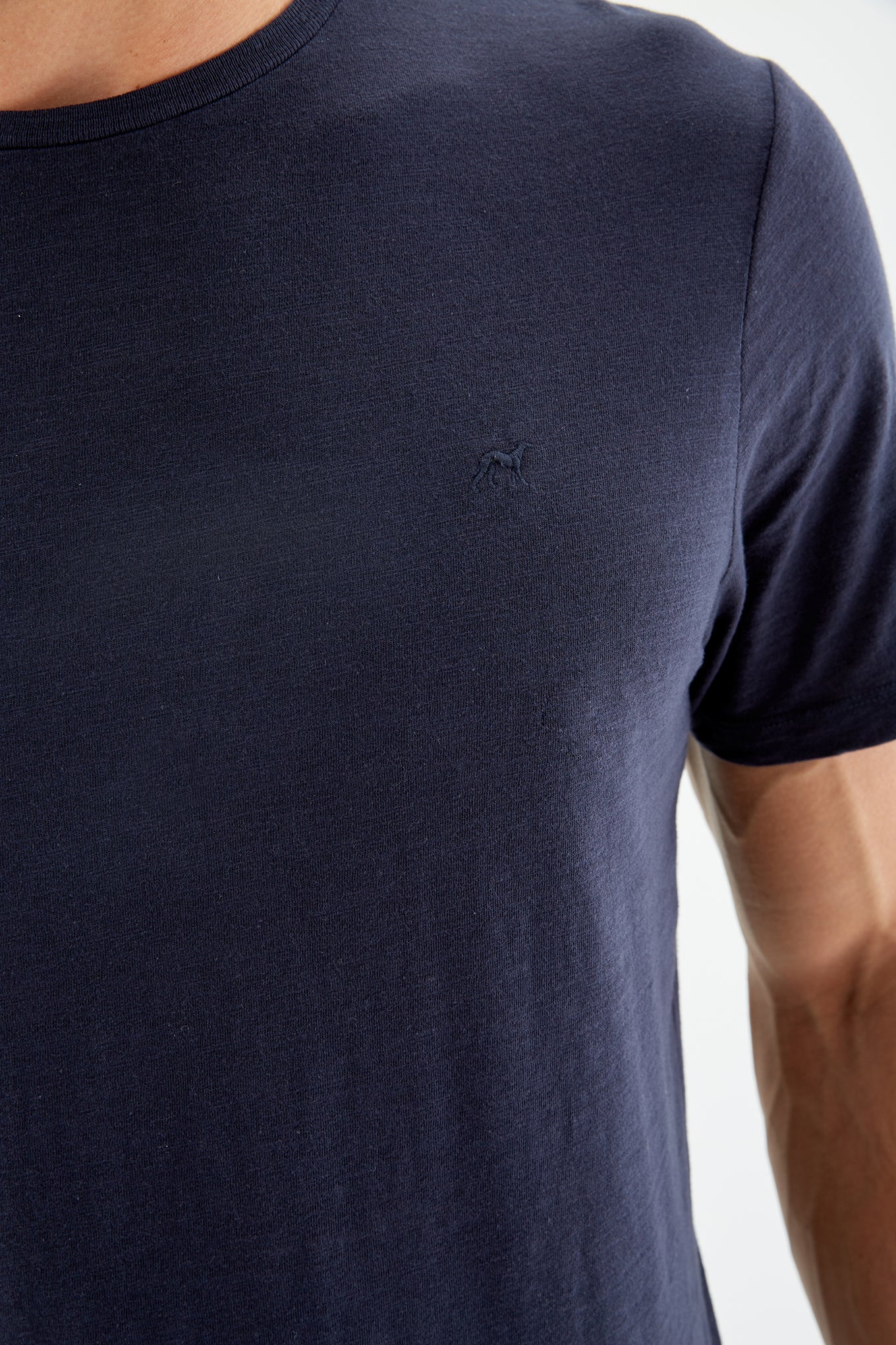 Men's Plain T-shirt - Image 10