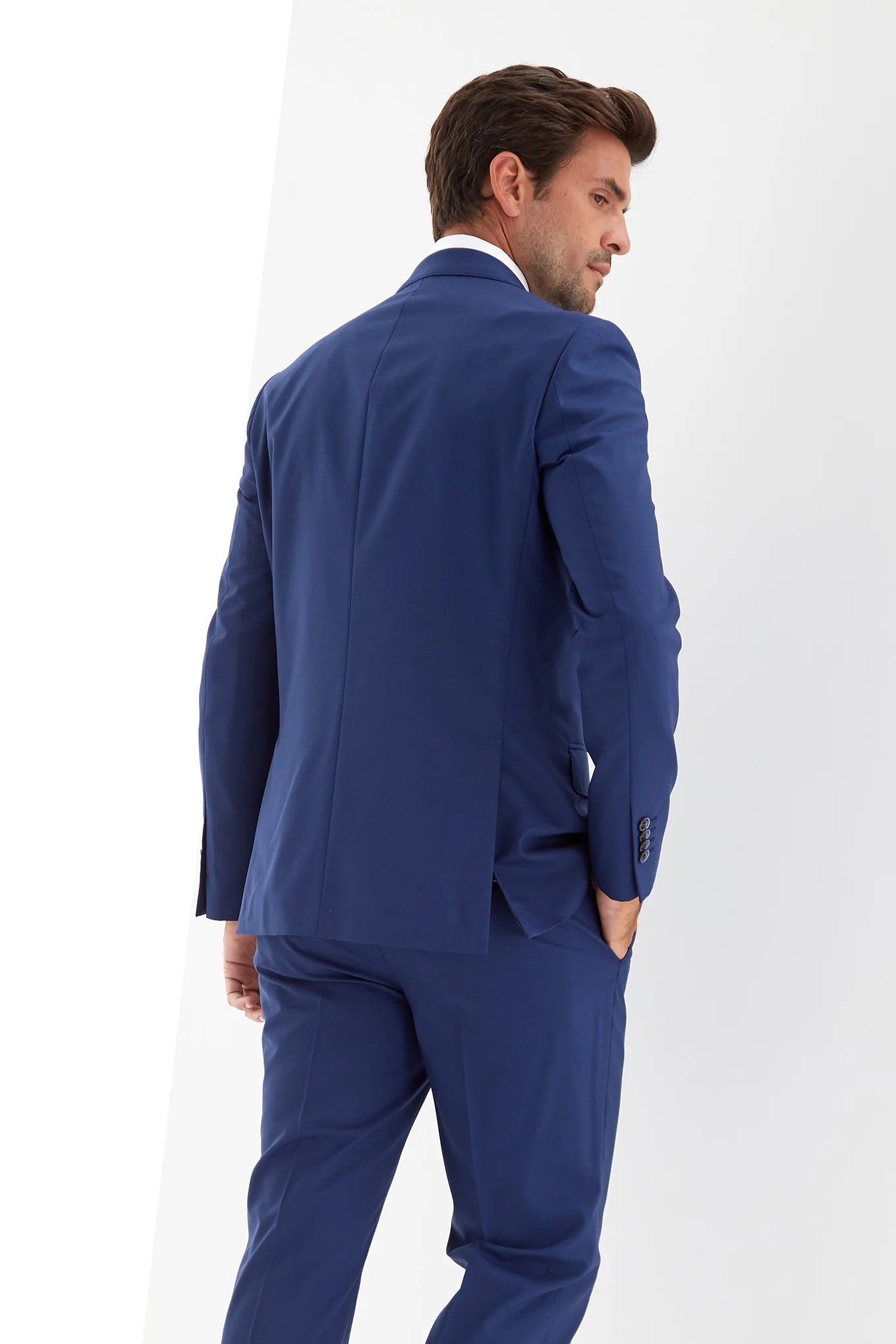 Men's Regular Classic Suit - Image 2