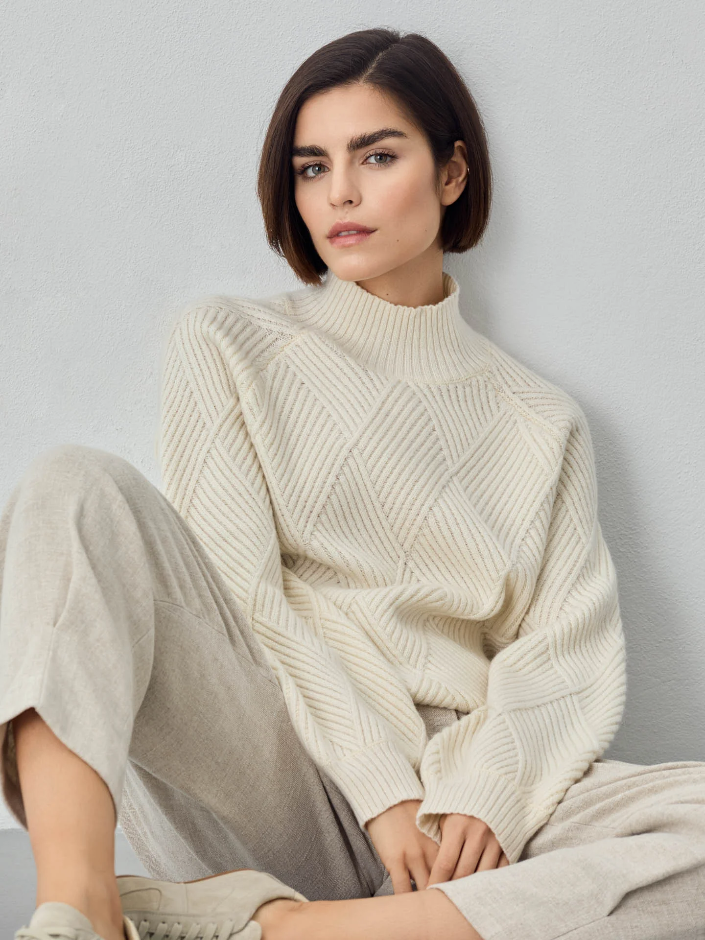 Mock Neck Jacquard Sweater in Lambswool Blend - Image 4