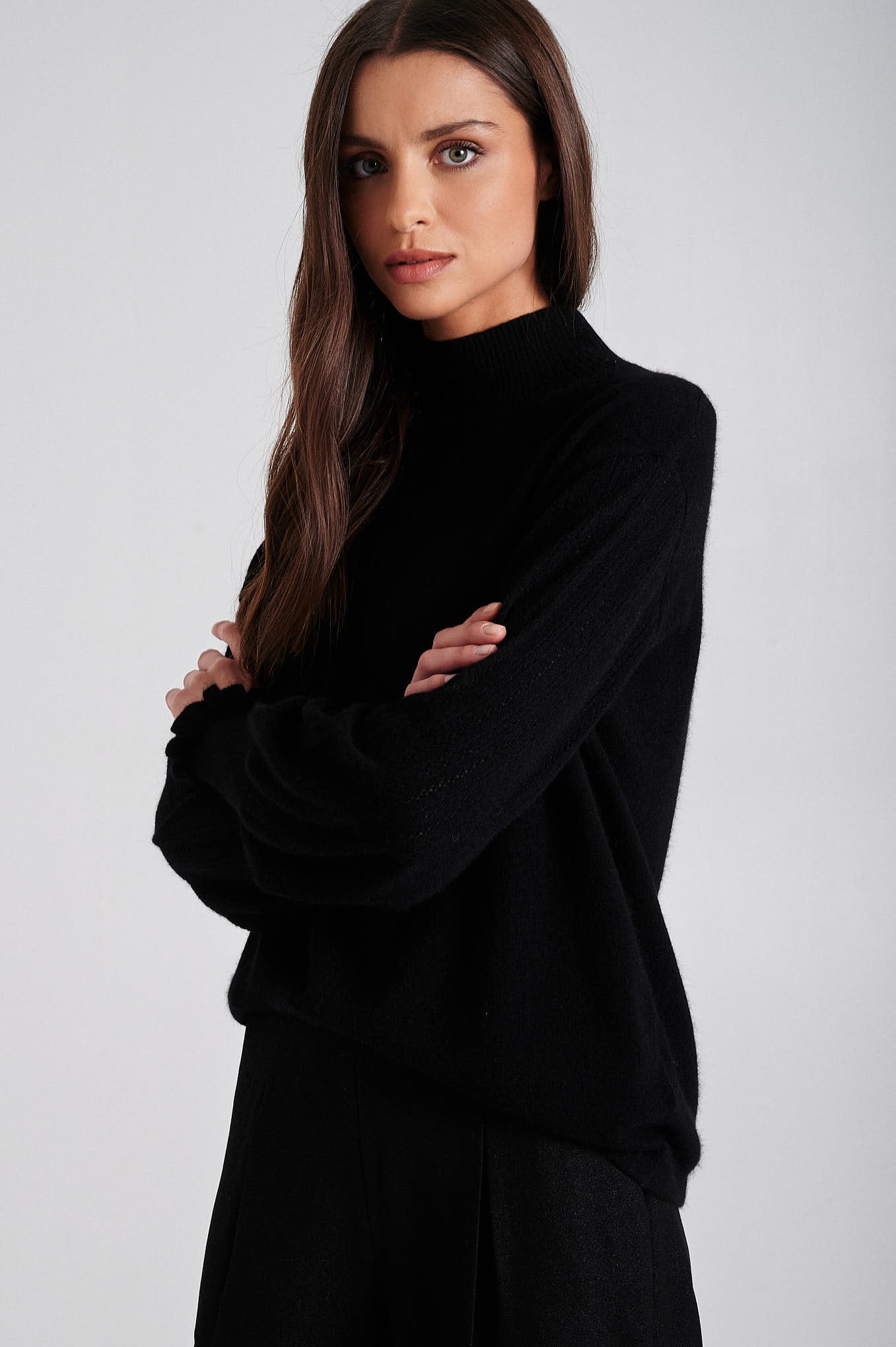 Mock neckline and baloon sleeve sweater