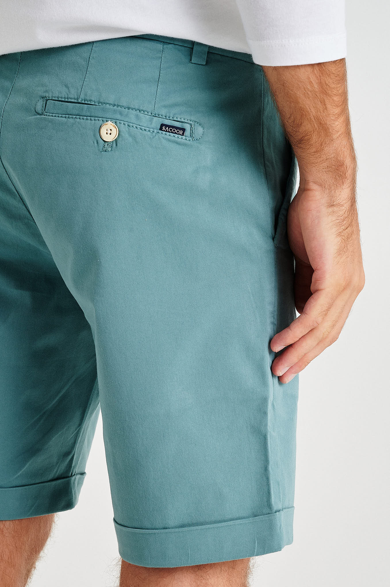 Plain basic with organic cotton bermuda shorts - Image 15