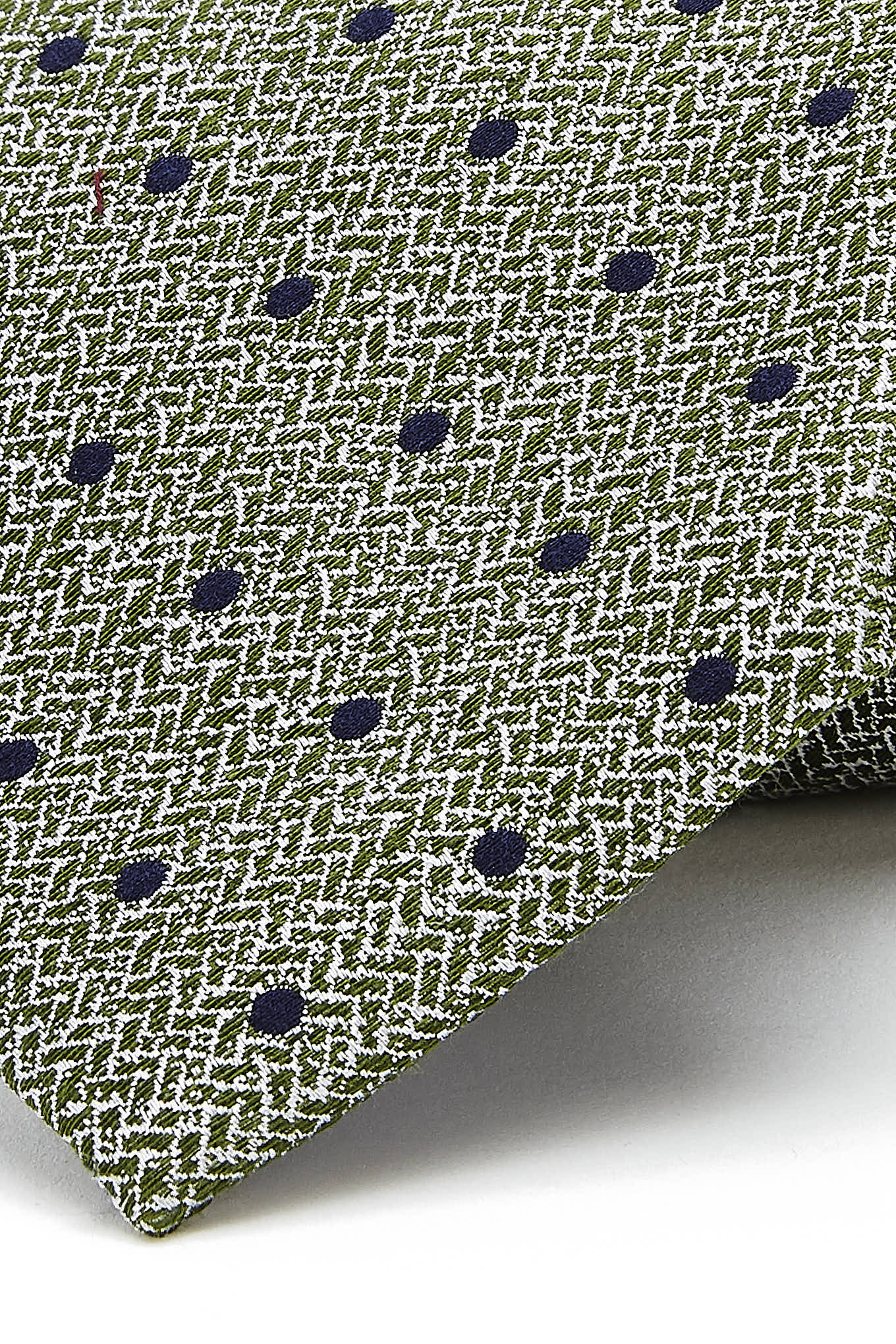 Polka Dot Pattern Tie 100% Silk 8cm - Image 8